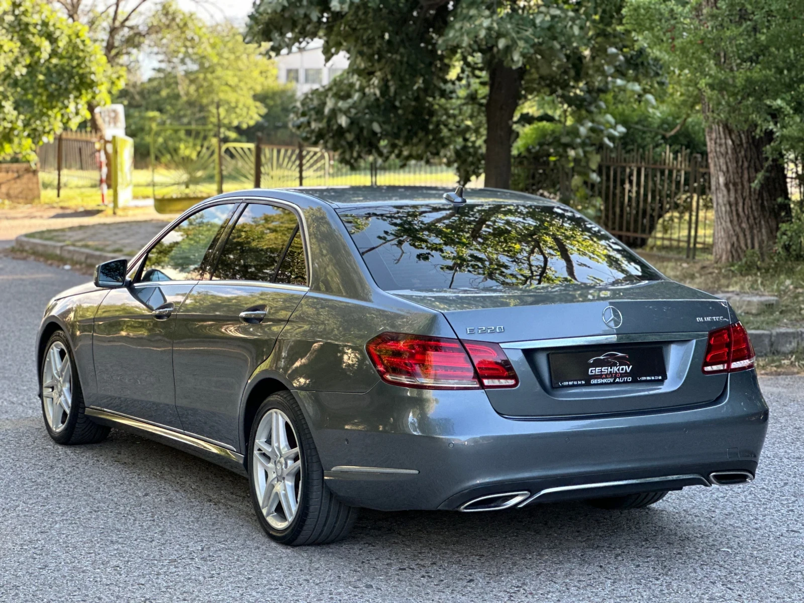 Mercedes-Benz E 220 BLUETEC/9g-Tronik/Euro6, снимка 5 - Автомобили и джипове - 55157651
