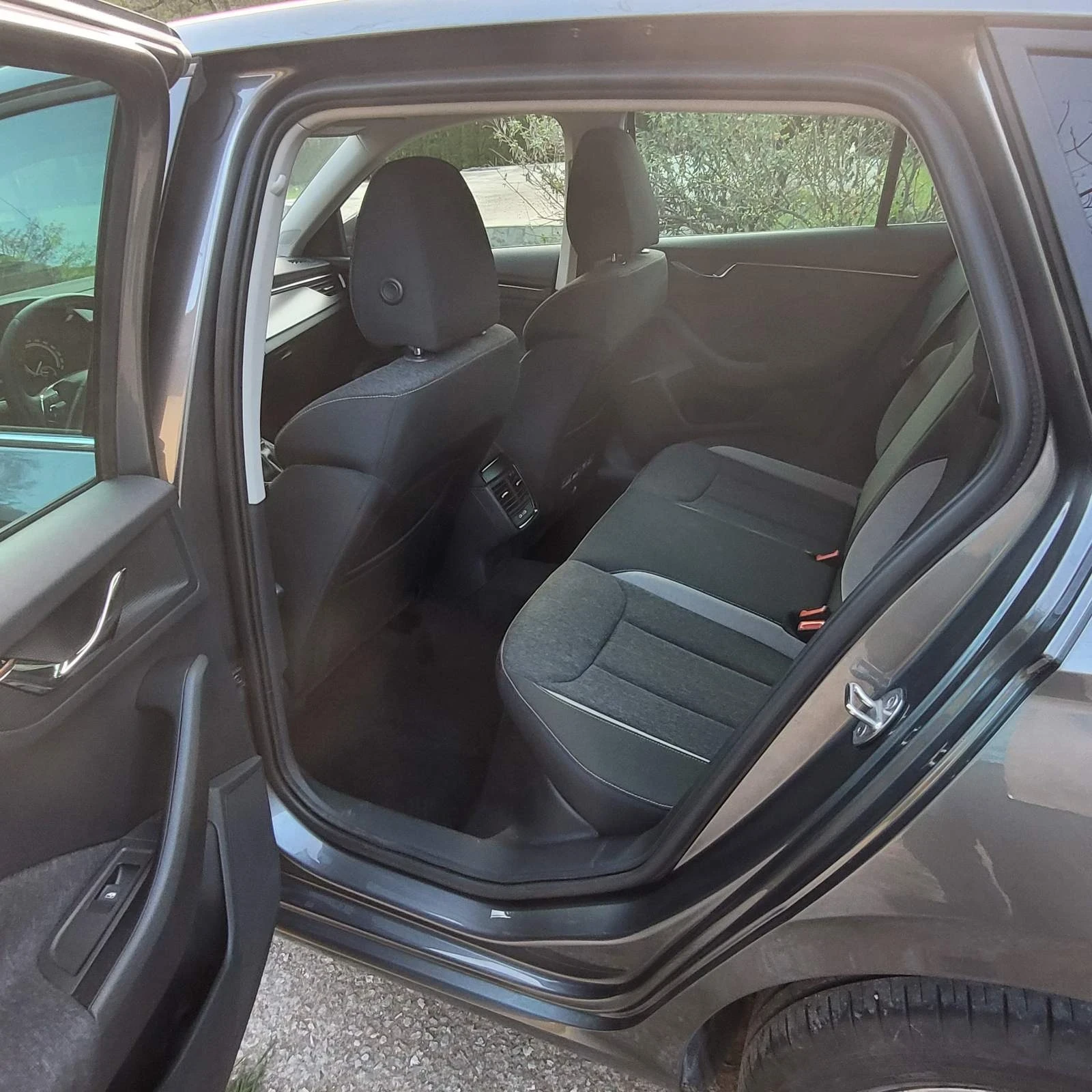 Skoda Scala 1, 5 TSI 7DSG в гаранция, снимка 9 - Автомобили и джипове - 55446762