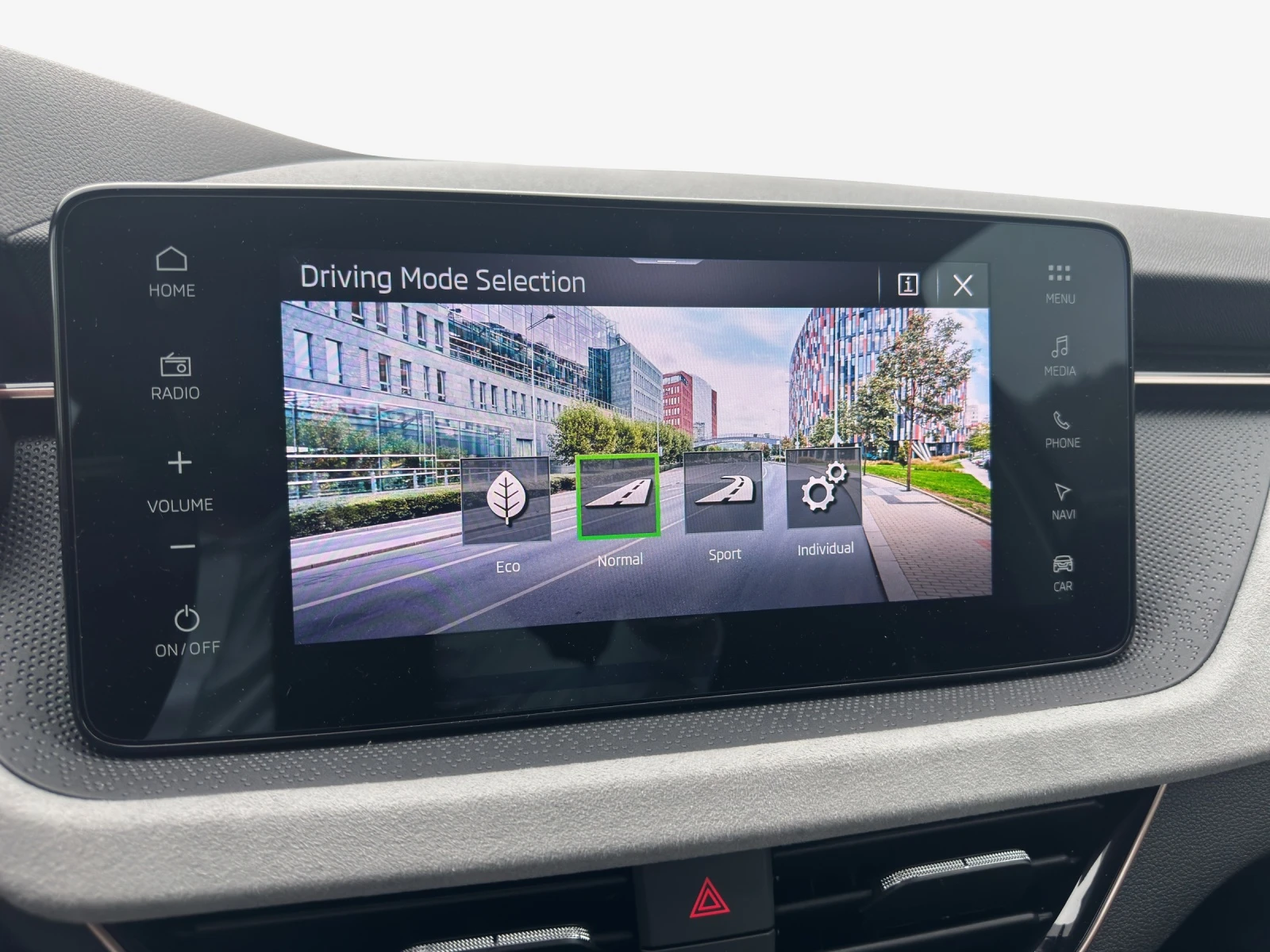Skoda Scala 1, 5 TSI 7DSG в гаранция, снимка 15 - Автомобили и джипове - 55446762