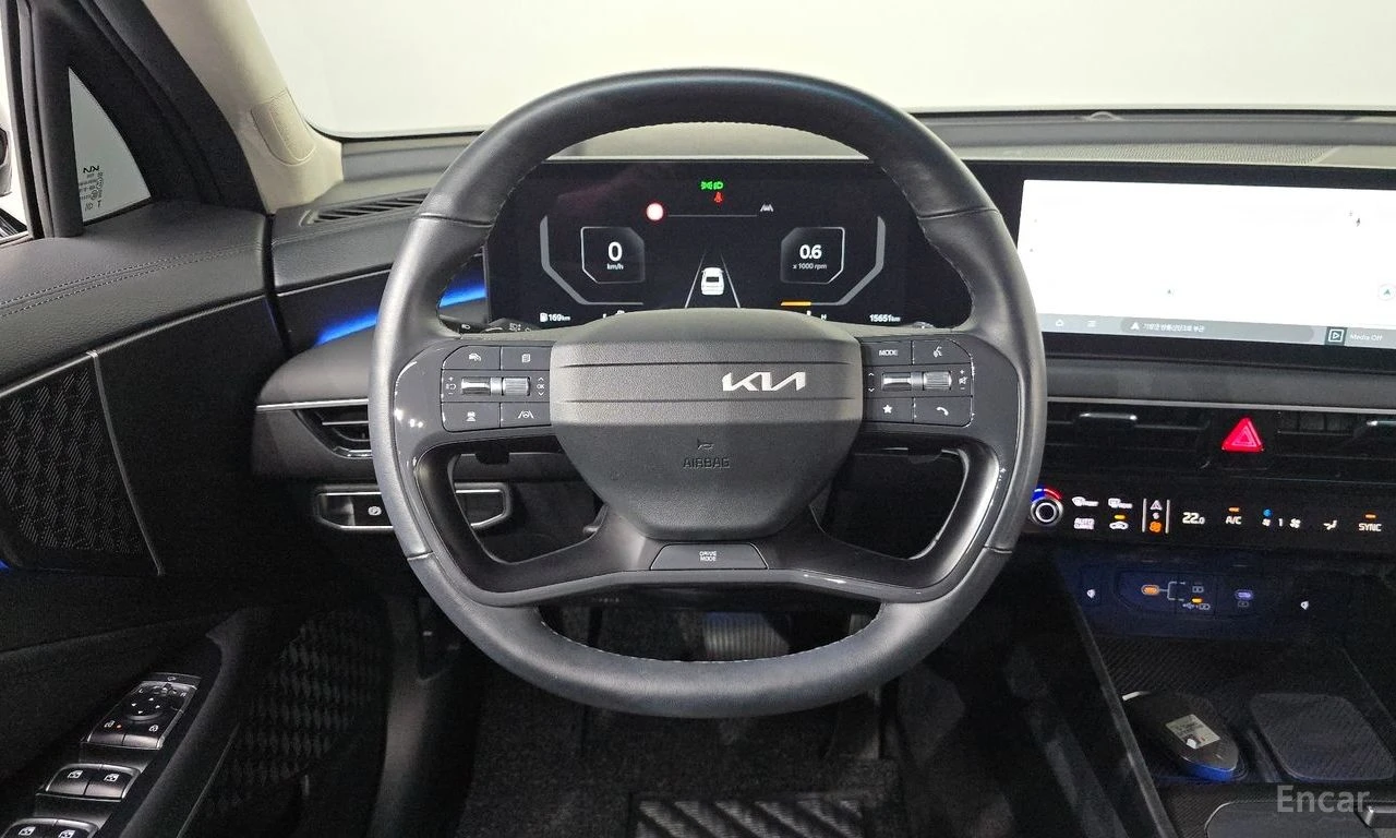 Kia K8 2.5* ДИСТРОНИК* ОБДУХ* БЕЗ ИНЦИДЕНТИ* КРАЙНА ЦЕНА, снимка 10 - Автомобили и джипове - 55533769