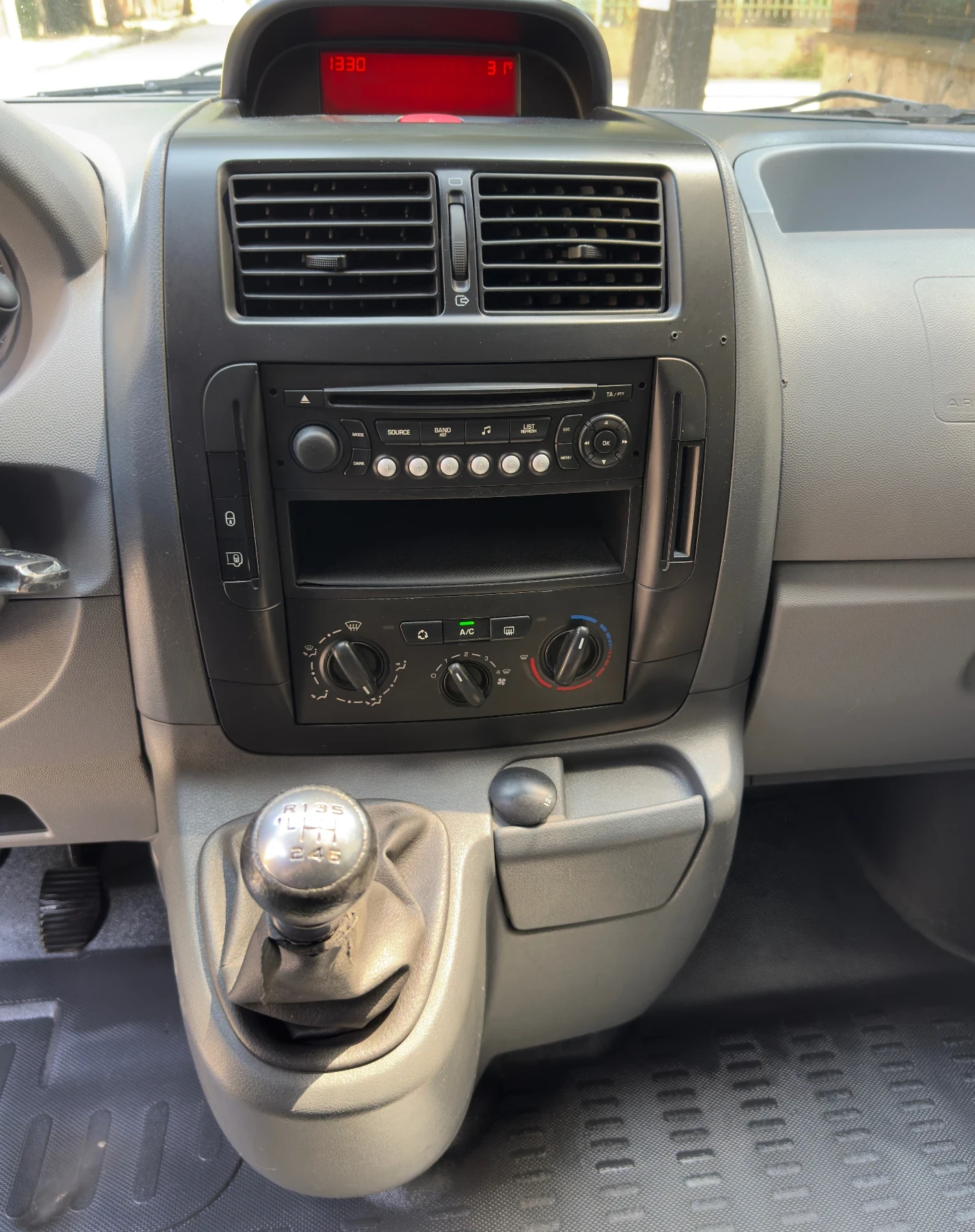 Citroen Jumpy Дълга база , 1000кг., снимка 9 - Автомобили и джипове - 55667606