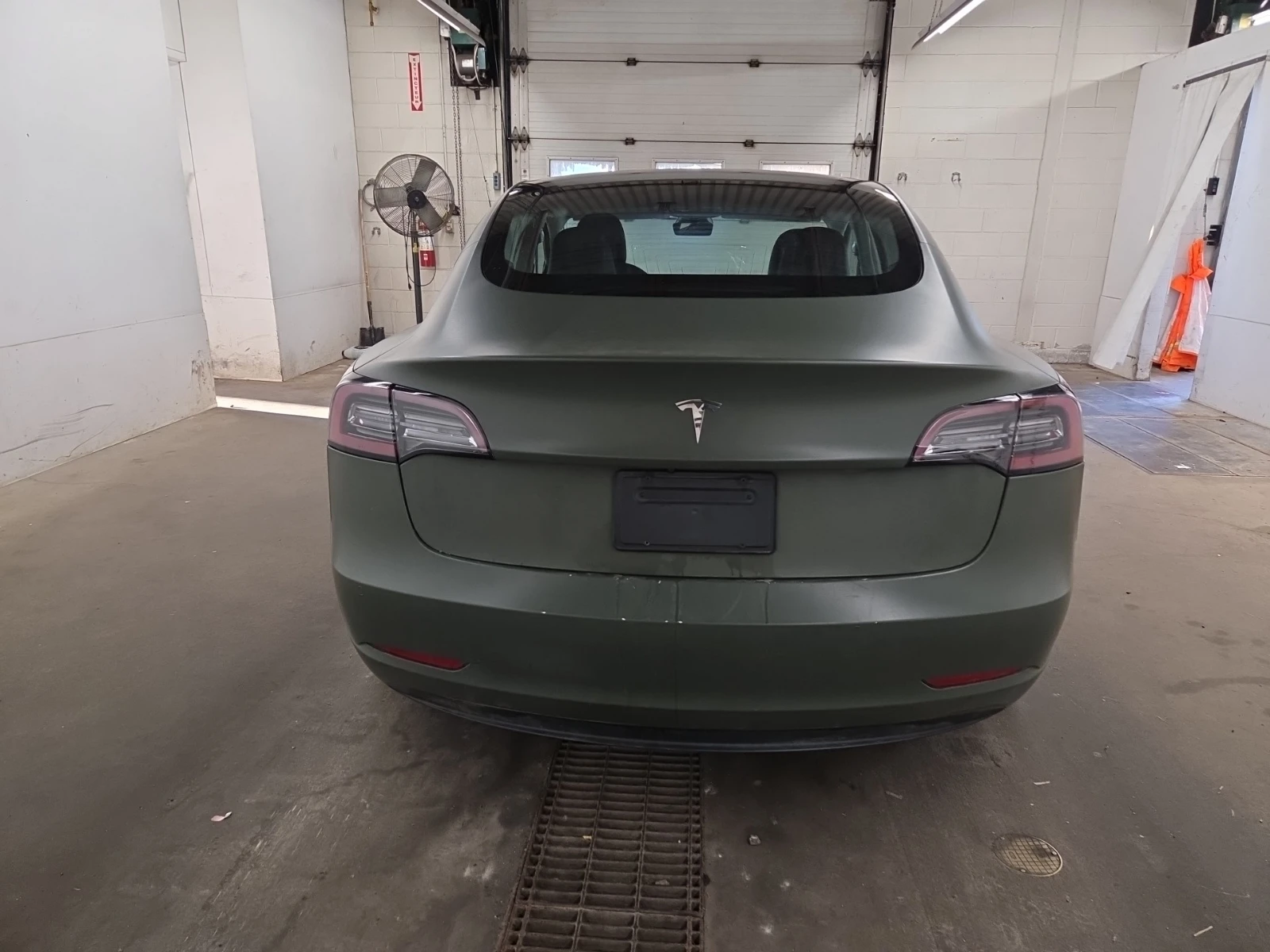 Tesla Model 3 MODEL 3 STANDARD RANGE, ФОЛИРАНА, АВТОКРЕДИТ, снимка 17 - Автомобили и джипове - 56059743