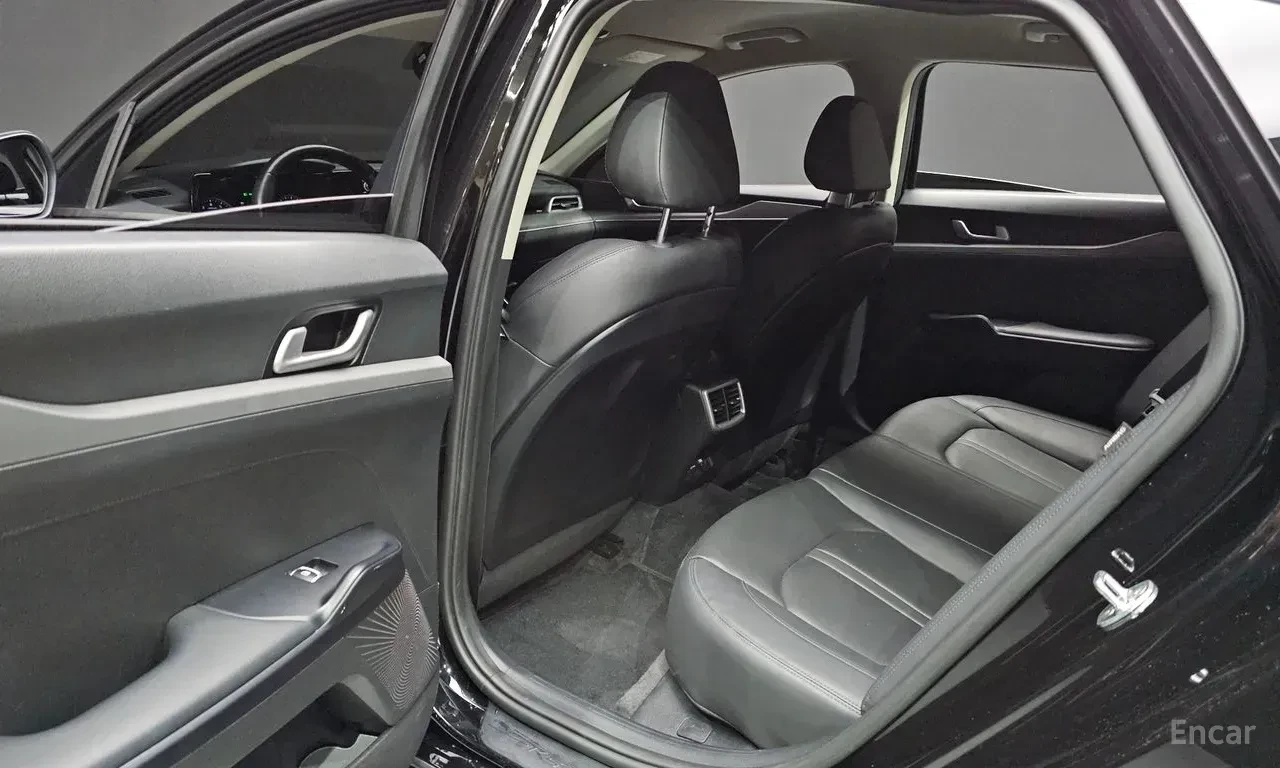 Kia K5 2.0* LPI* TRENDY* ПОДГРЕВ* КАМЕРА* LANE* ASSIST* , снимка 15 - Автомобили и джипове - 56183577