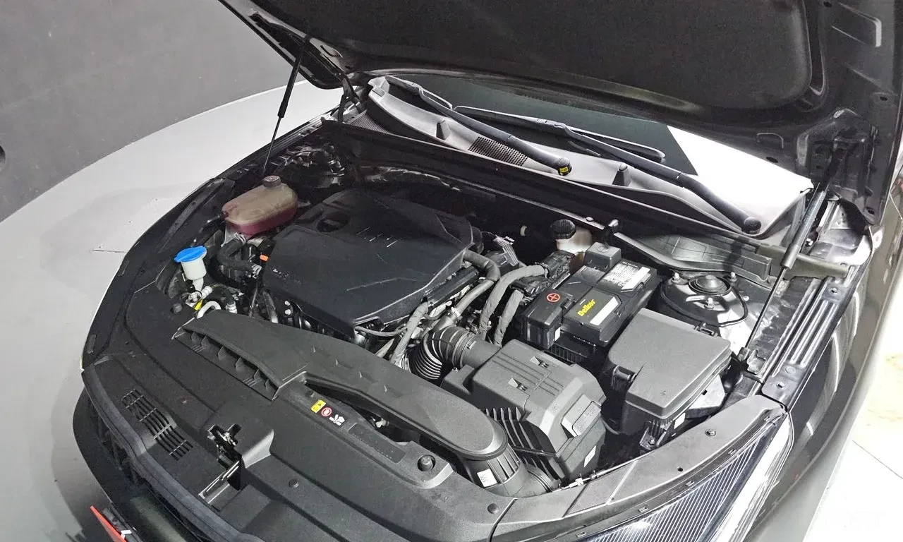 Kia K5 2.0* LPI* TRENDY* ПОДГРЕВ* КАМЕРА* LANE* ASSIST* , снимка 17 - Автомобили и джипове - 56183577