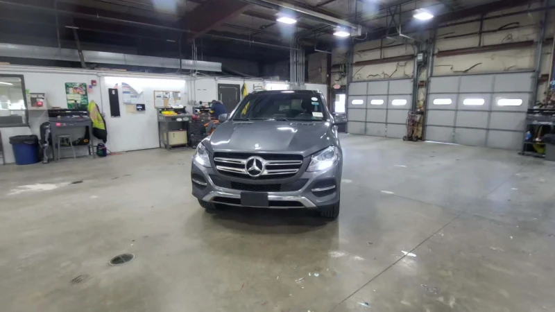 Mercedes-Benz GLE 350 4MATIC/AUTO-PARK/HARMAN-KARDON/KEYLESS/CAMERA/, снимка 1 - Автомобили и джипове - 48525021