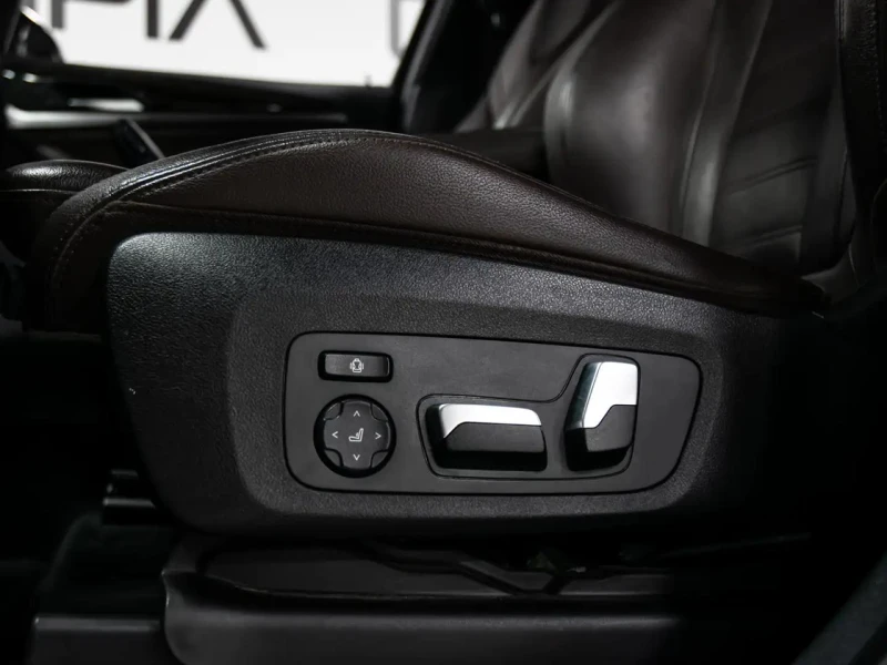 BMW X3 * 360CAM* HeadsUP* PANO* H&K* , снимка 11 - Автомобили и джипове - 53340754