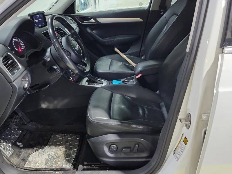 Audi Q3 Quattro| PANORAMA| CARFAX| ПОДГРЕВИ, снимка 8 - Автомобили и джипове - 53528048