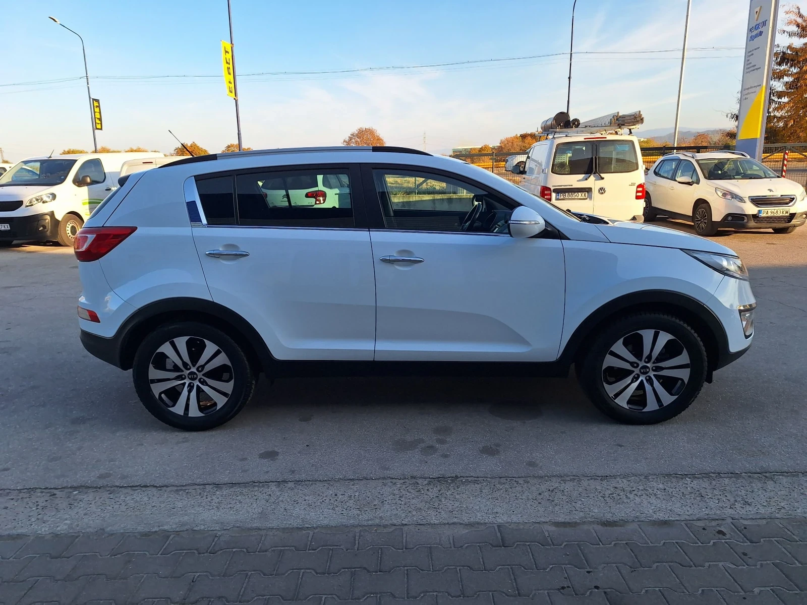 Kia Sportage 1.7d* 6ск/Лед/Топ*  - изображение 4