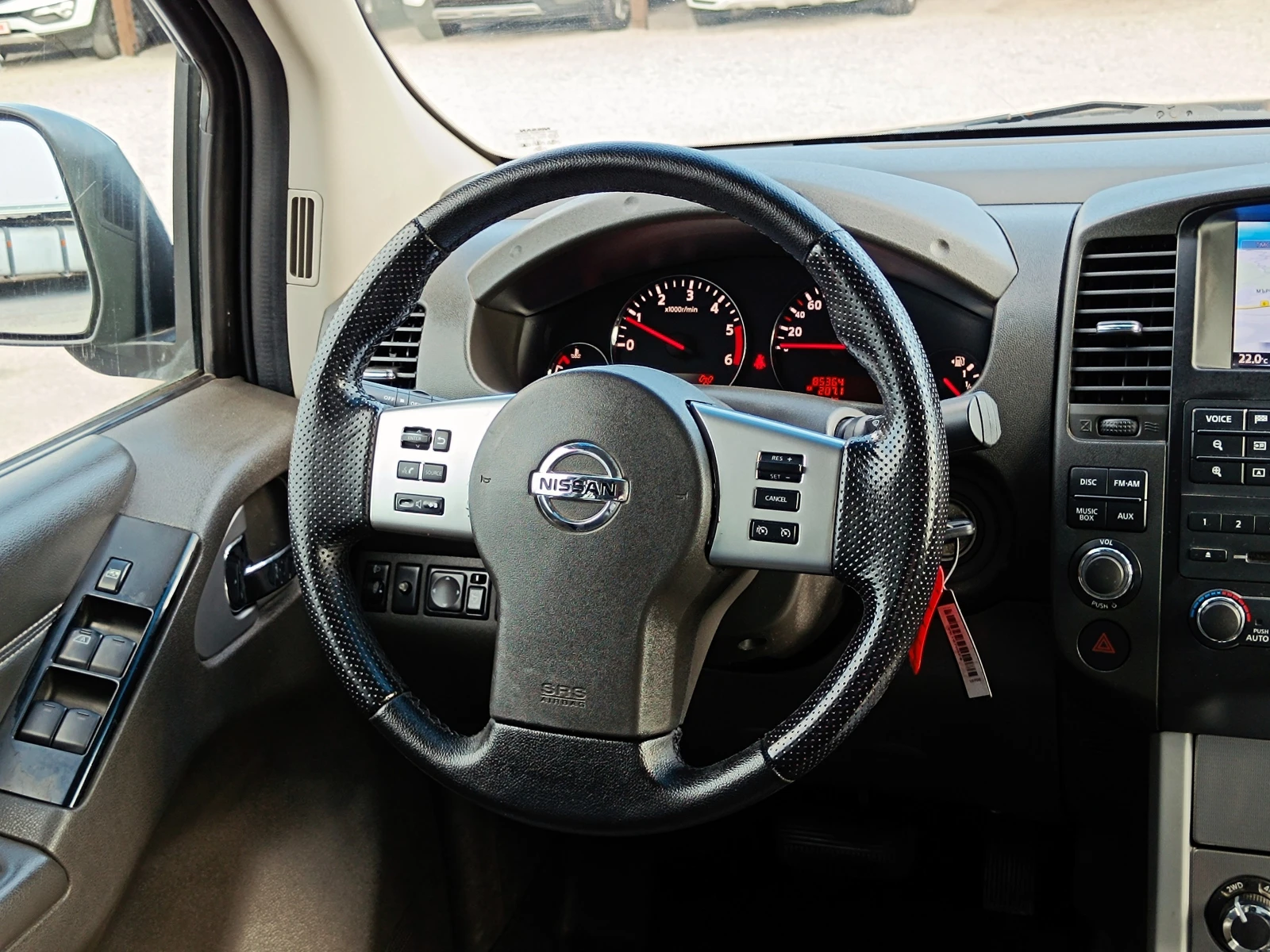 Nissan Navara 3.0 D* Luxury* 4x4* БАВНИ* Face Lift* АВТОМАТ* , снимка 12 - Автомобили и джипове - 54196341