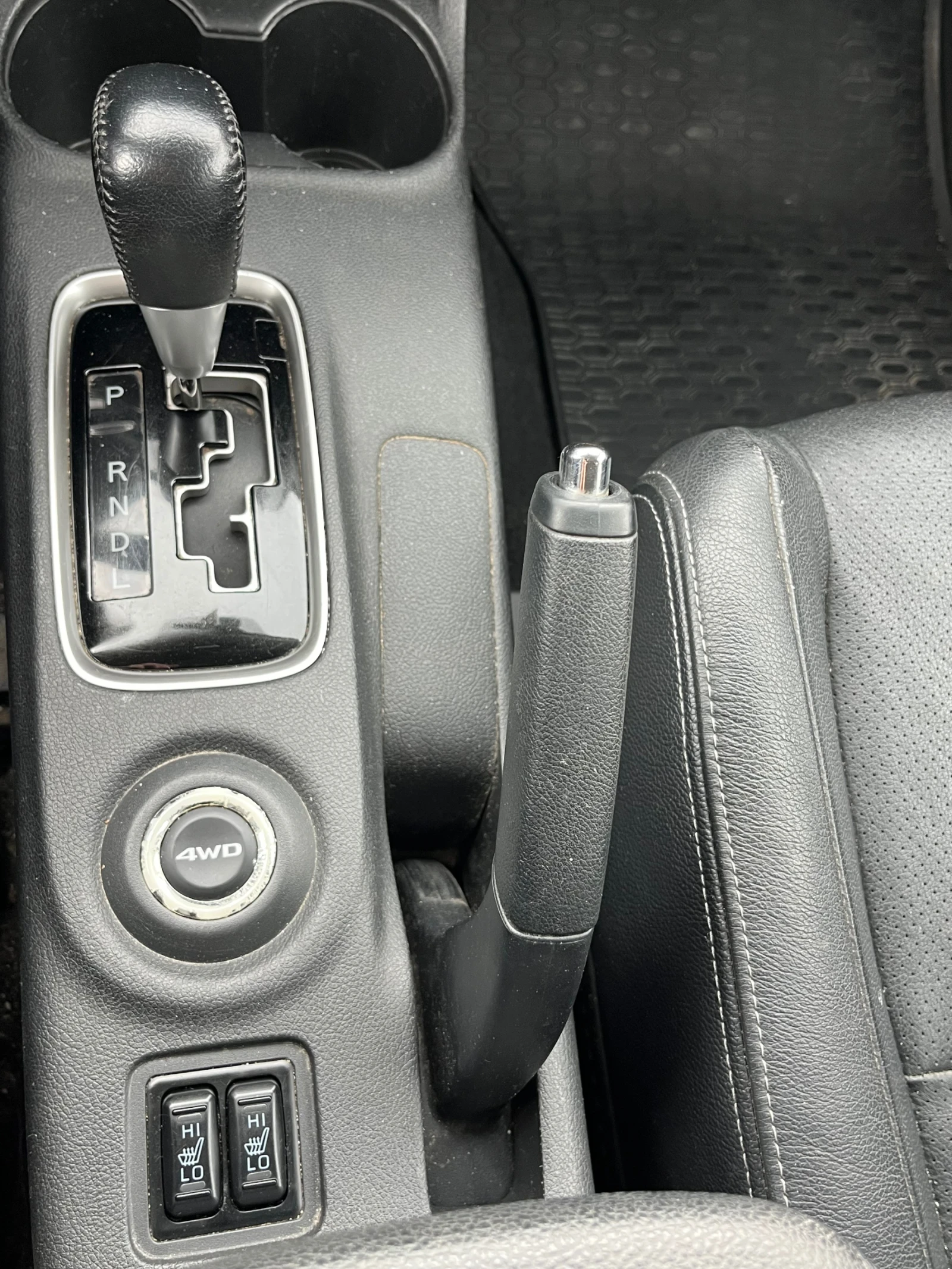 Mitsubishi Outlander 2.2D 4WD Facelift, снимка 9 - Автомобили и джипове - 54391918