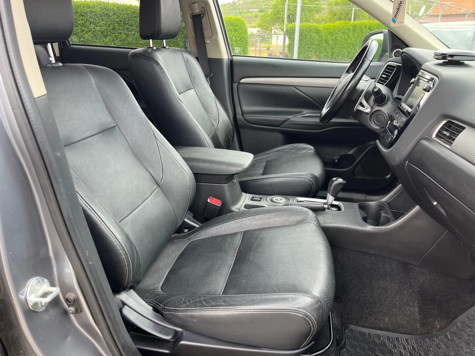 Mitsubishi Outlander 2.2D 4WD Facelift, снимка 12 - Автомобили и джипове - 54391918