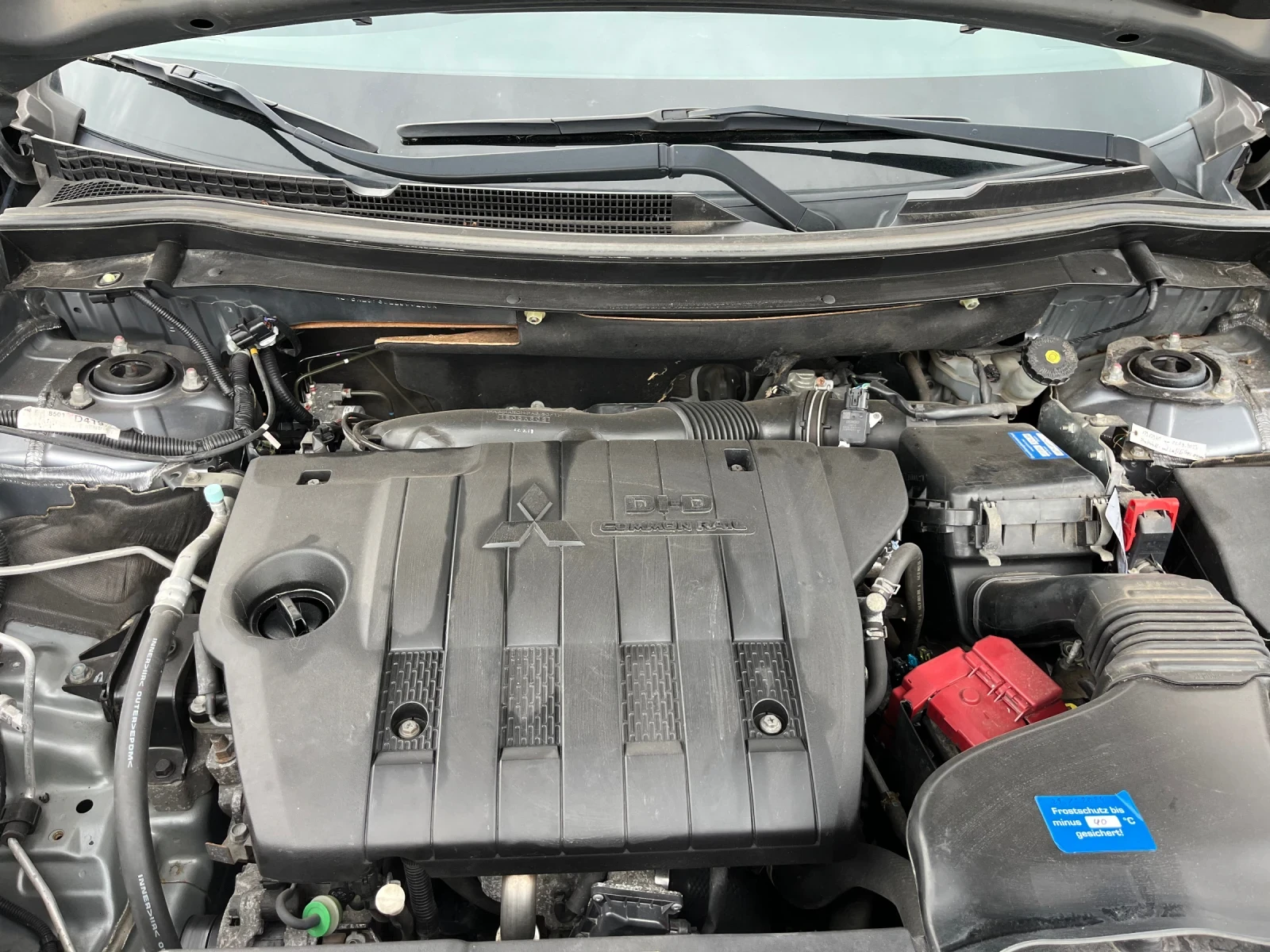 Mitsubishi Outlander 2.2D 4WD Facelift, снимка 17 - Автомобили и джипове - 54391918