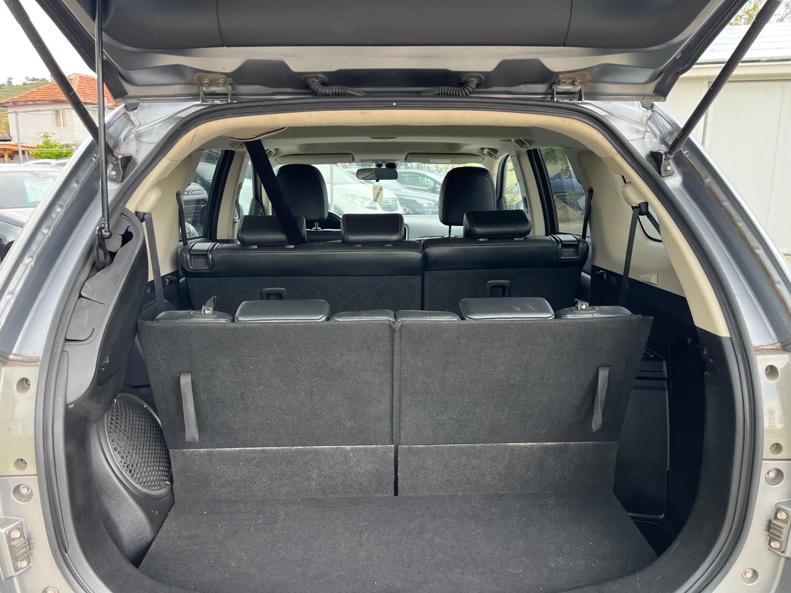 Mitsubishi Outlander 2.2D 4WD Facelift, снимка 16 - Автомобили и джипове - 54391918