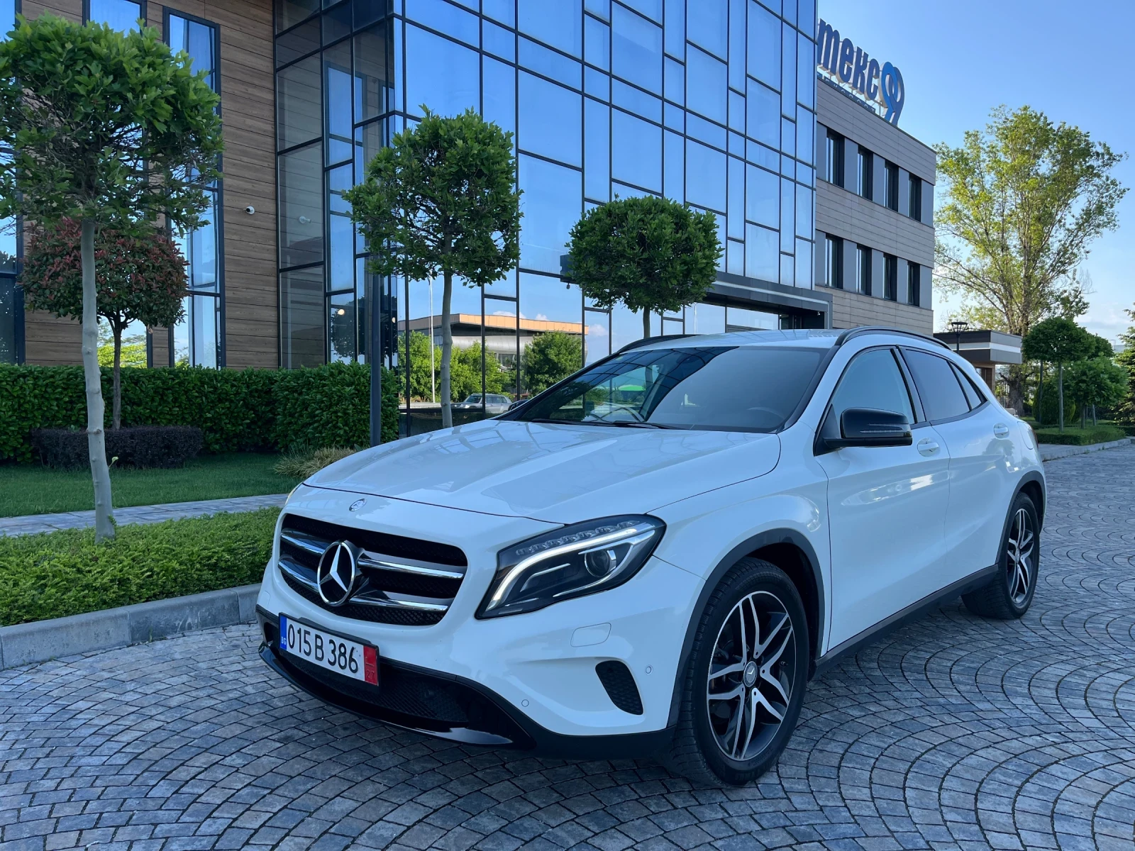Mercedes-Benz GLA 200 2.2CDI 136к.с.* Bixenon* 4matic* Navi* Camera* Per, снимка 2 - Автомобили и джипове - 54685070