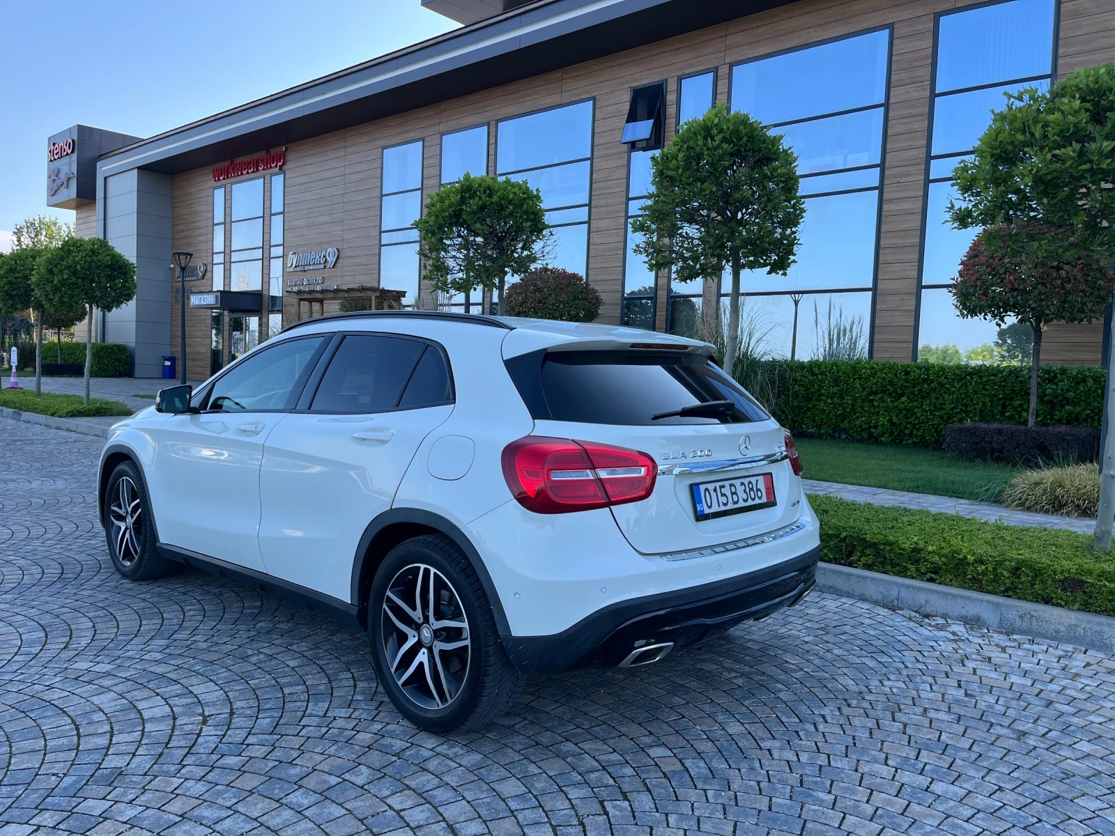 Mercedes-Benz GLA 200 2.2CDI 136к.с.* Bixenon* 4matic* Navi* Camera* Per, снимка 8 - Автомобили и джипове - 54685070