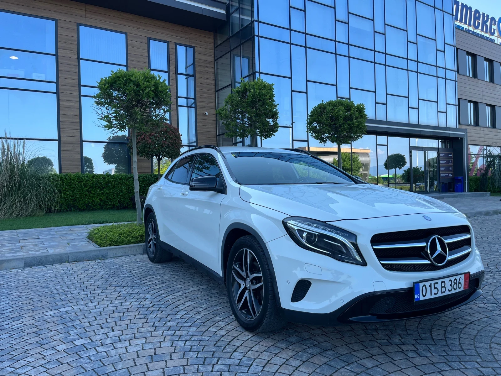 Mercedes-Benz GLA 200 2.2CDI 136к.с.* Bixenon* 4matic* Navi* Camera* Per, снимка 4 - Автомобили и джипове - 54685070