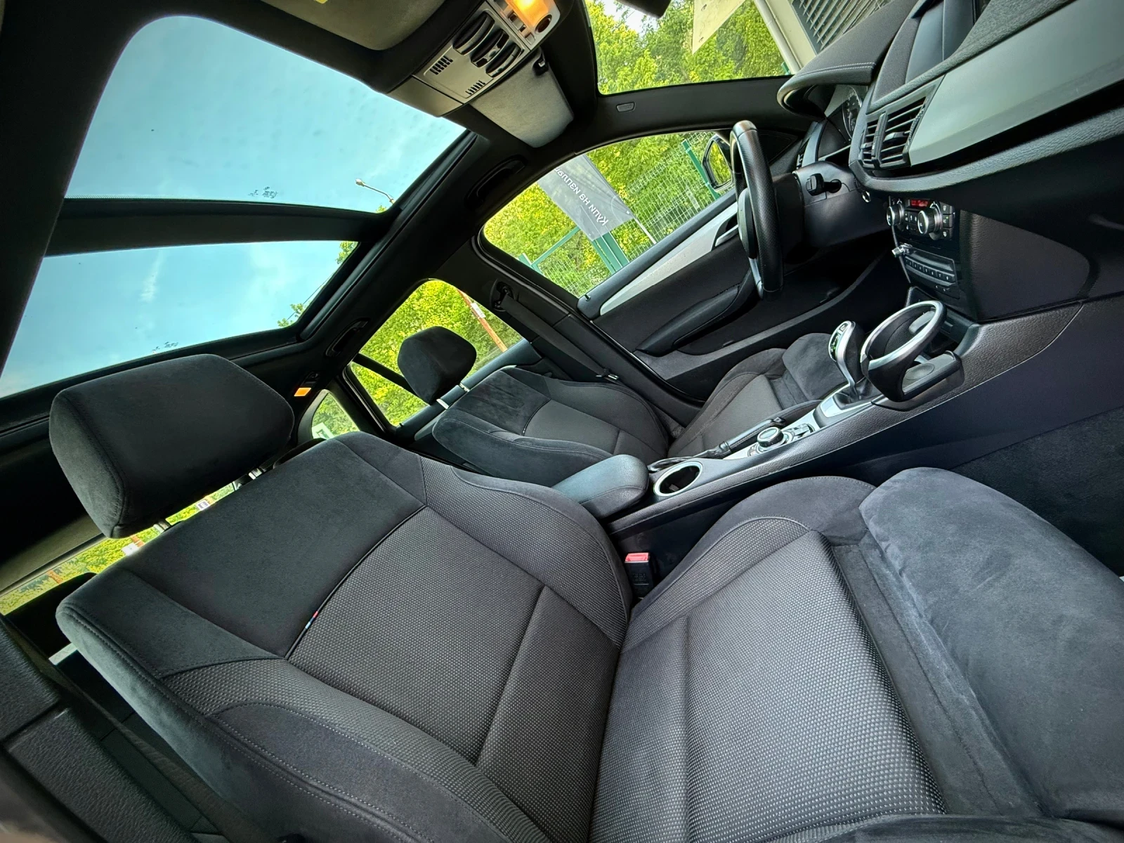 BMW X1 2.0XD * M-Pack* Pano* 8ZF* Обслужена* , снимка 13 - Автомобили и джипове - 54748269