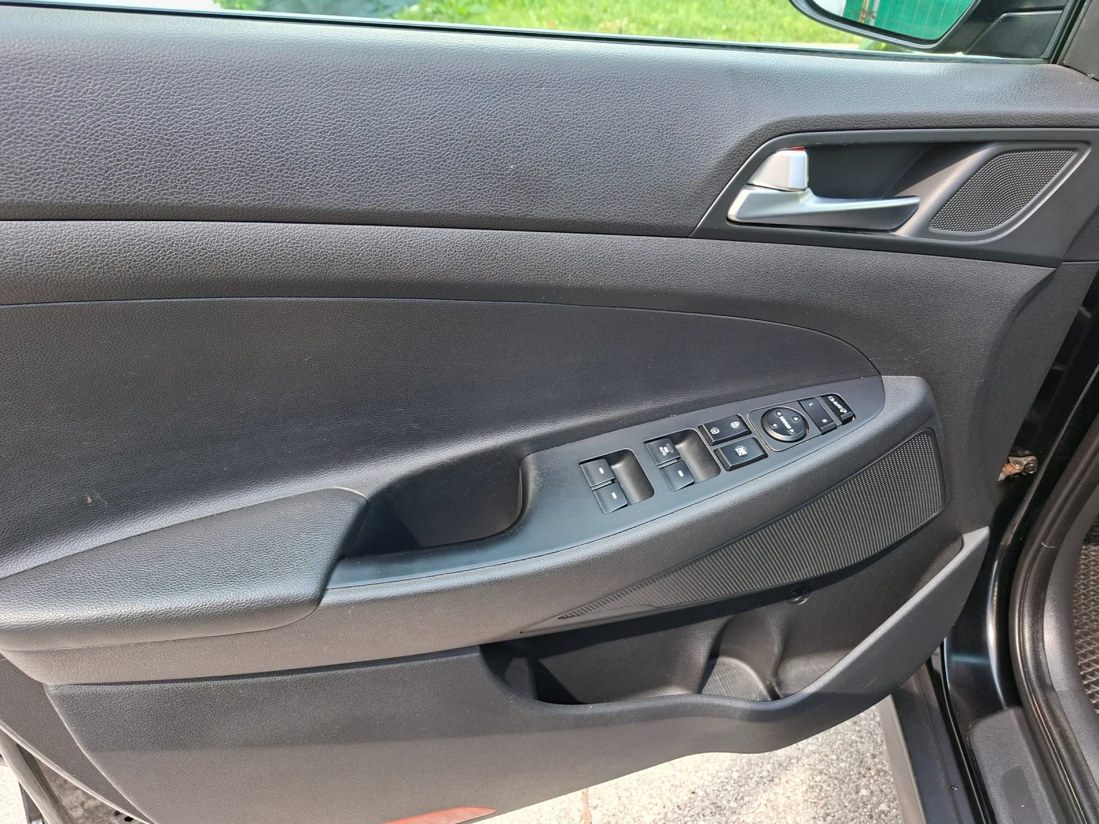 Hyundai Tucson, снимка 15 - Автомобили и джипове - 54810211