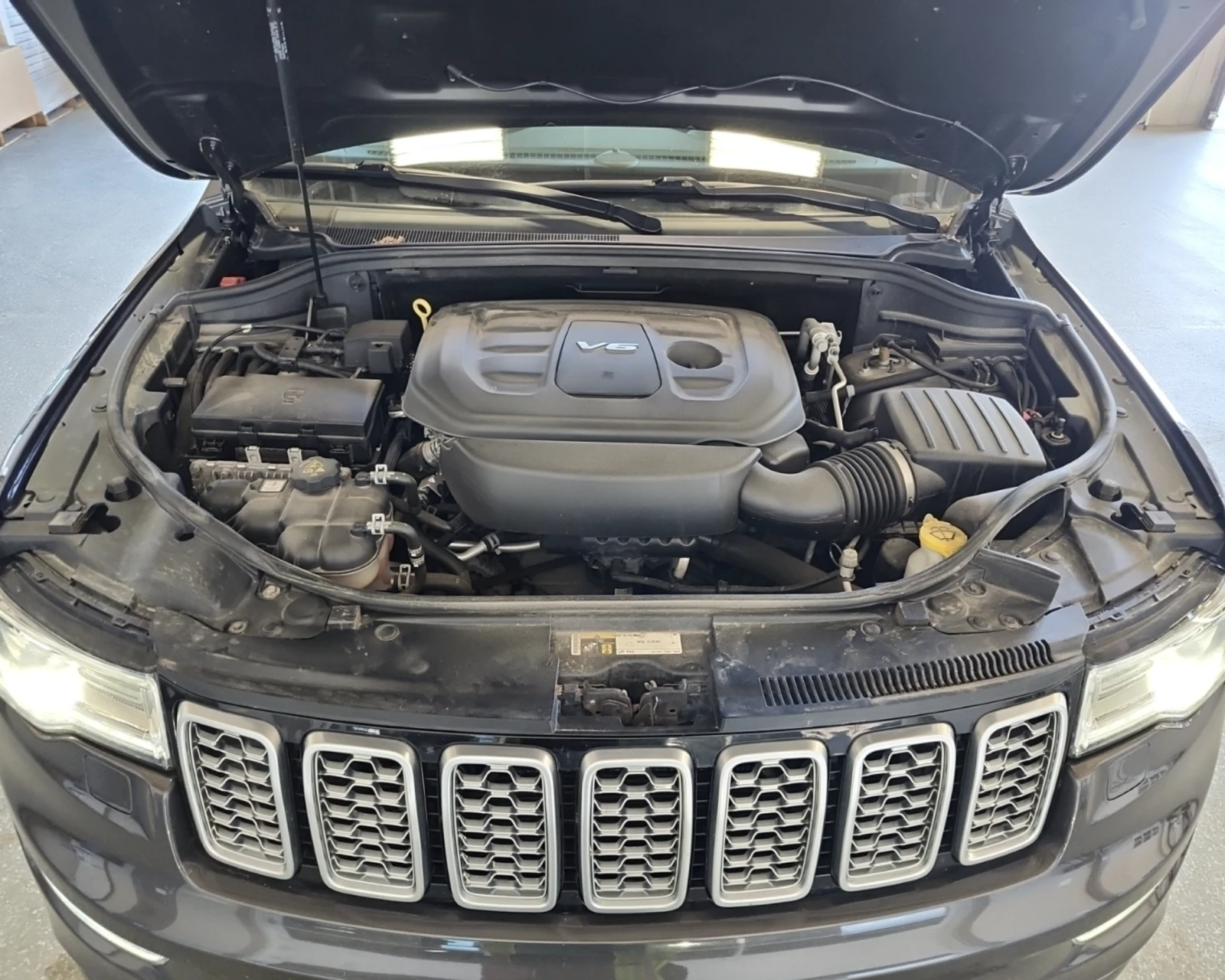 Jeep Grand cherokee Summit, снимка 14 - Автомобили и джипове - 55189533