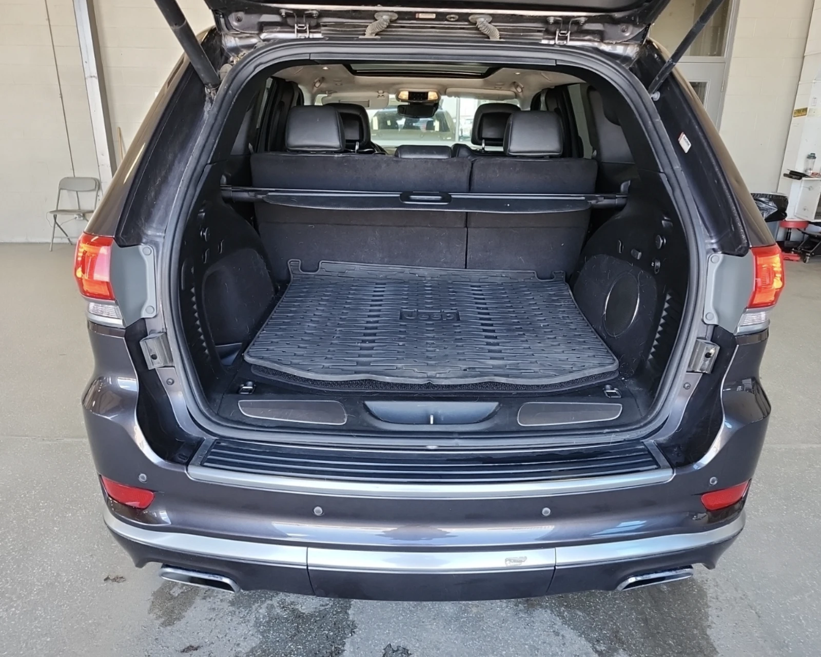 Jeep Grand cherokee Summit, снимка 16 - Автомобили и джипове - 55189533