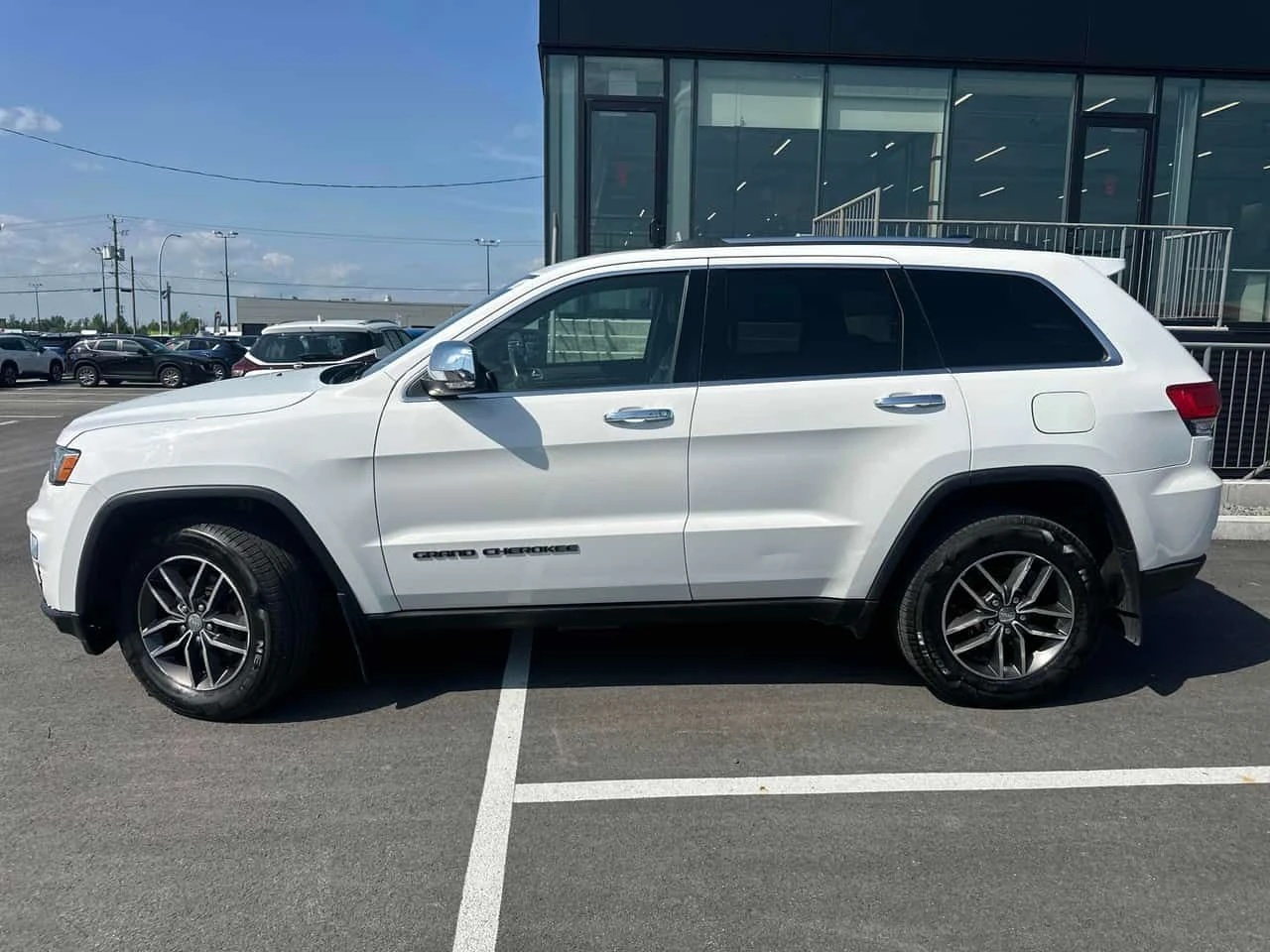 Jeep Grand cherokee Limited | CARFAX | АВТОКРЕДИТ БЕЗ ПЪРВОНАЧАЛНА , снимка 3 - Автомобили и джипове - 55396887
