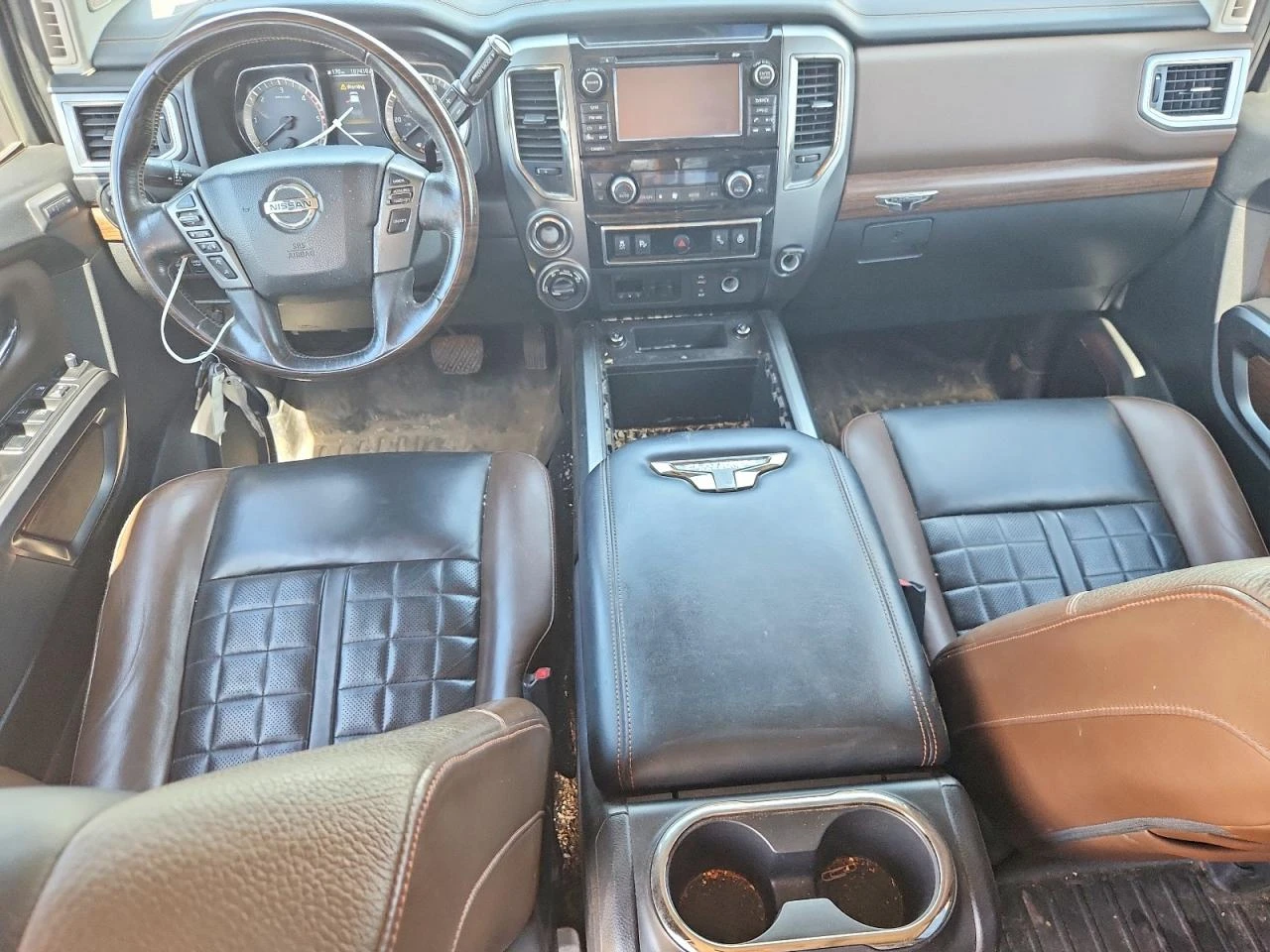 Nissan Titan crew cab 5.0l Titan Xd Platinum Reserve, снимка 8 - Автомобили и джипове - 56150541