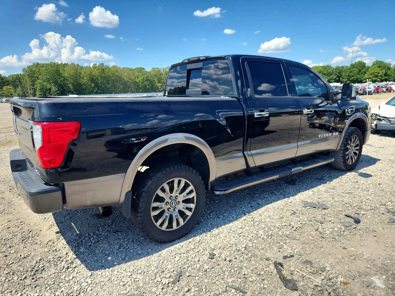 Nissan Titan crew cab 5.0l Titan Xd Platinum Reserve, снимка 3 - Автомобили и джипове - 56150541