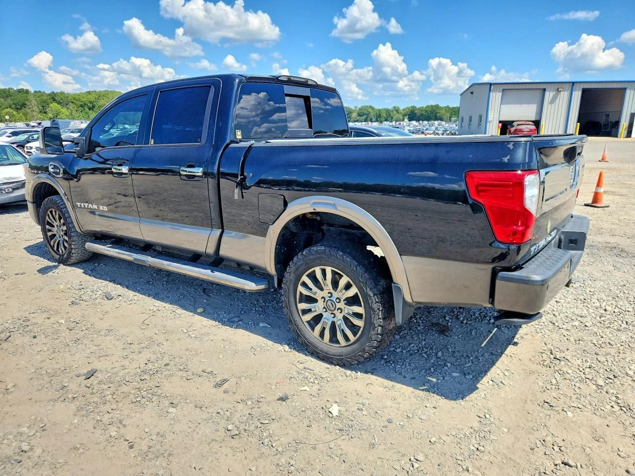 Nissan Titan crew cab 5.0l Titan Xd Platinum Reserve, снимка 2 - Автомобили и джипове - 56150541