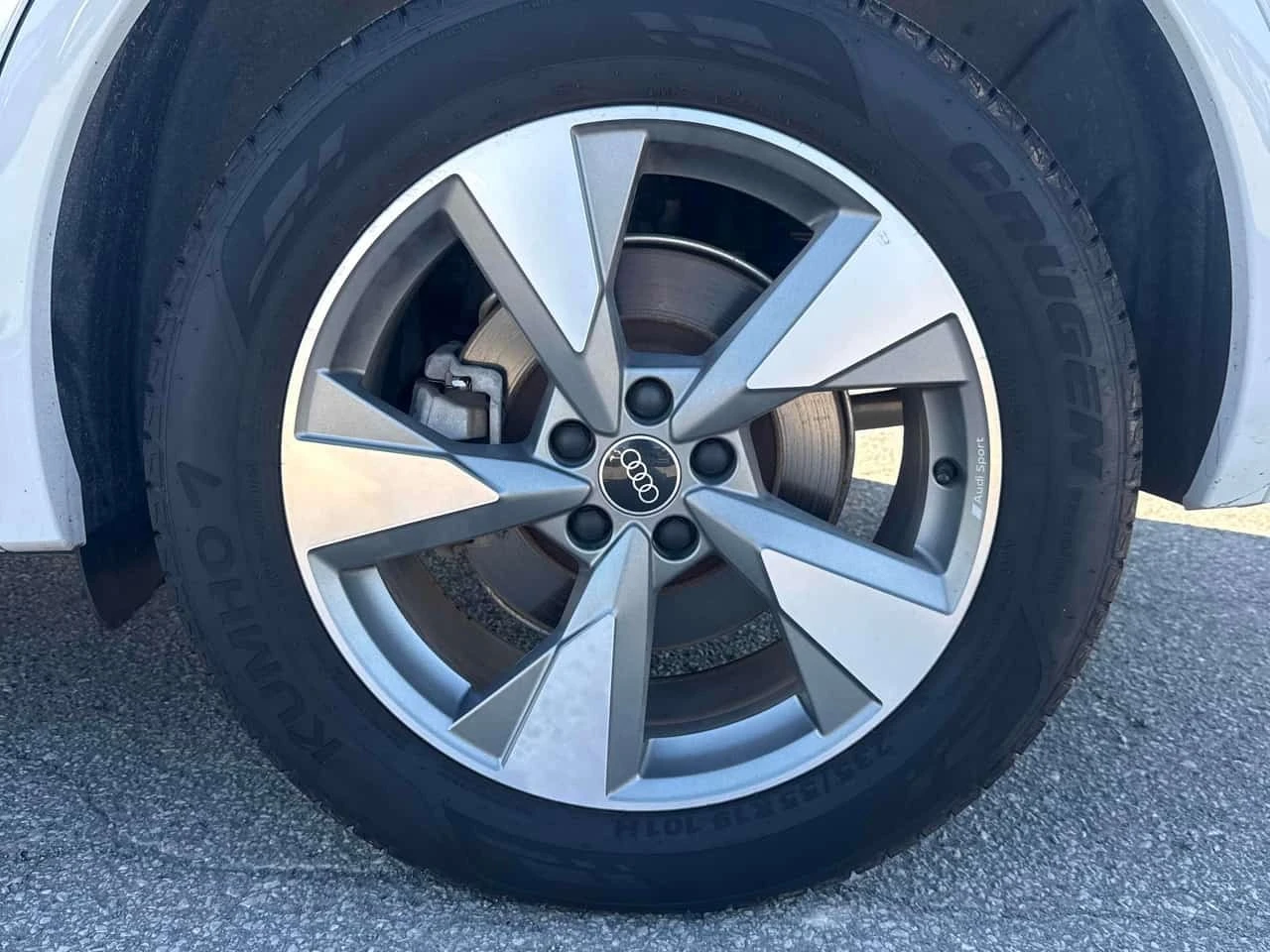 Audi Q5 * Komfort * CARFAX * ОПЦИЯ ЗА ФИНАНСИРАНЕ, снимка 7 - Автомобили и джипове - 56223379