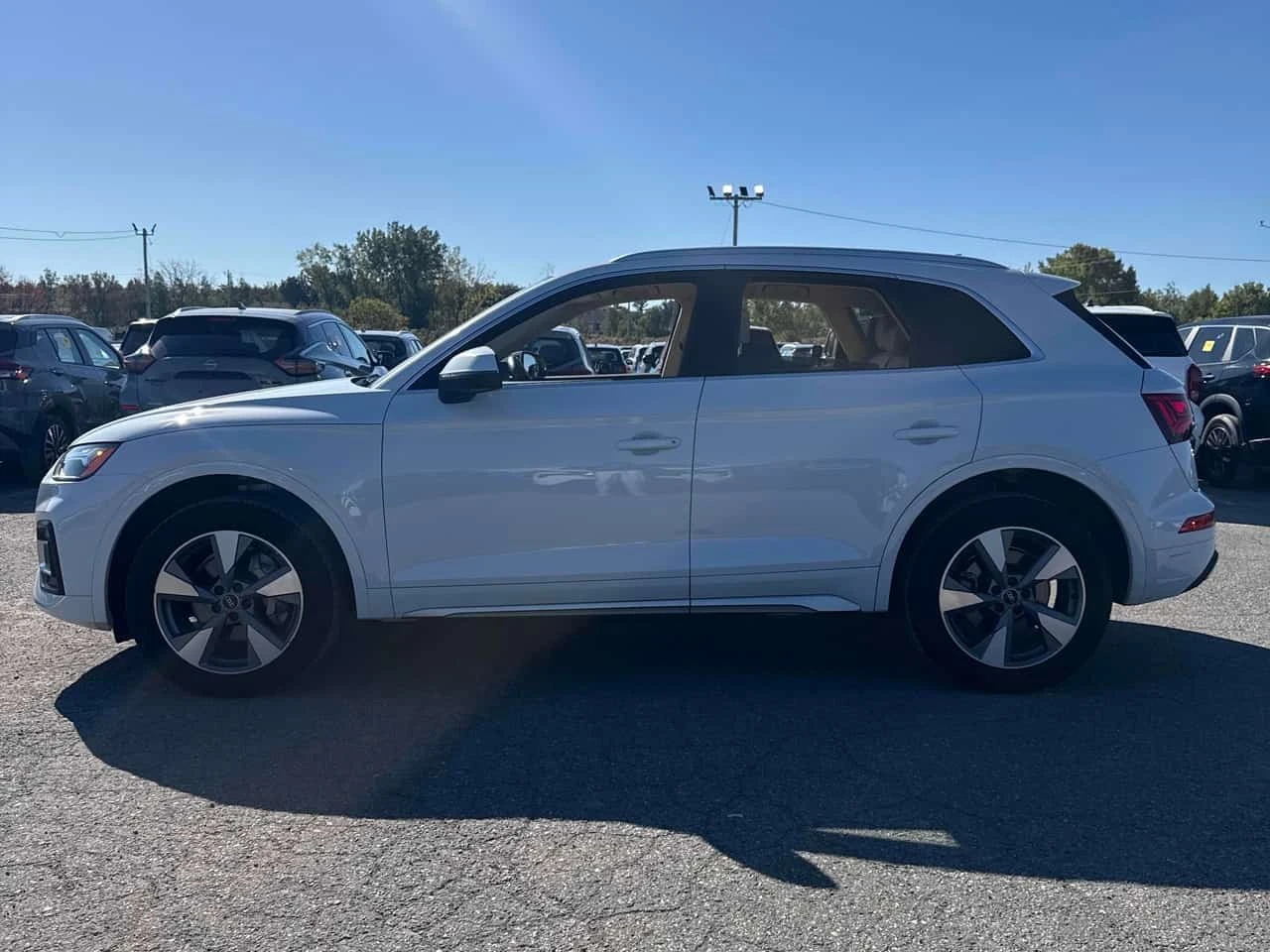 Audi Q5 * Komfort * CARFAX * ОПЦИЯ ЗА ФИНАНСИРАНЕ, снимка 2 - Автомобили и джипове - 56223379
