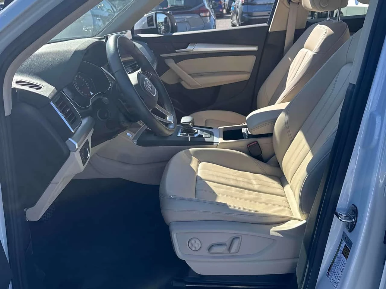 Audi Q5 * Komfort * CARFAX * ОПЦИЯ ЗА ФИНАНСИРАНЕ, снимка 5 - Автомобили и джипове - 56223379