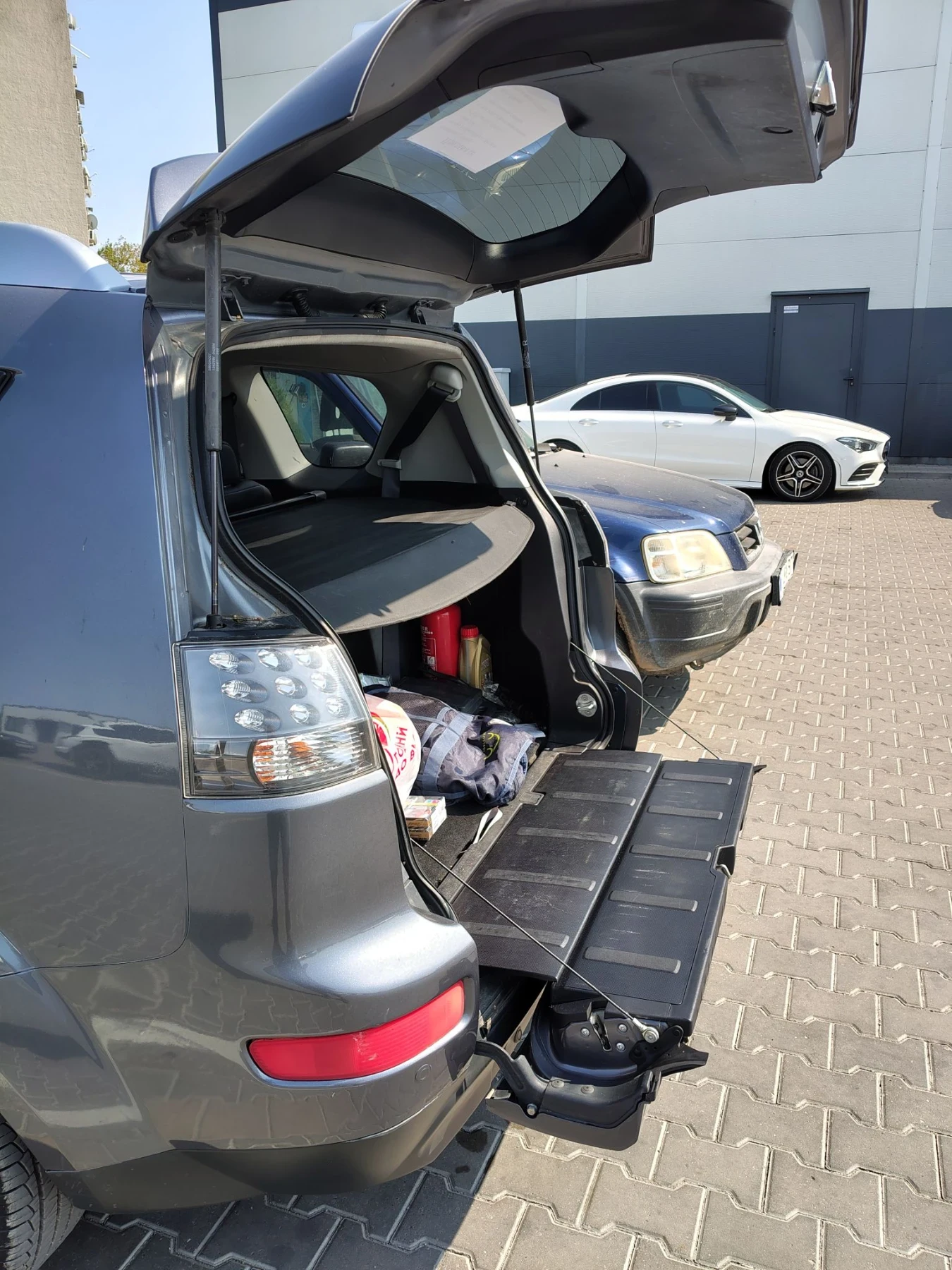 Mitsubishi Outlander 2 герация, снимка 8 - Автомобили и джипове - 56571397