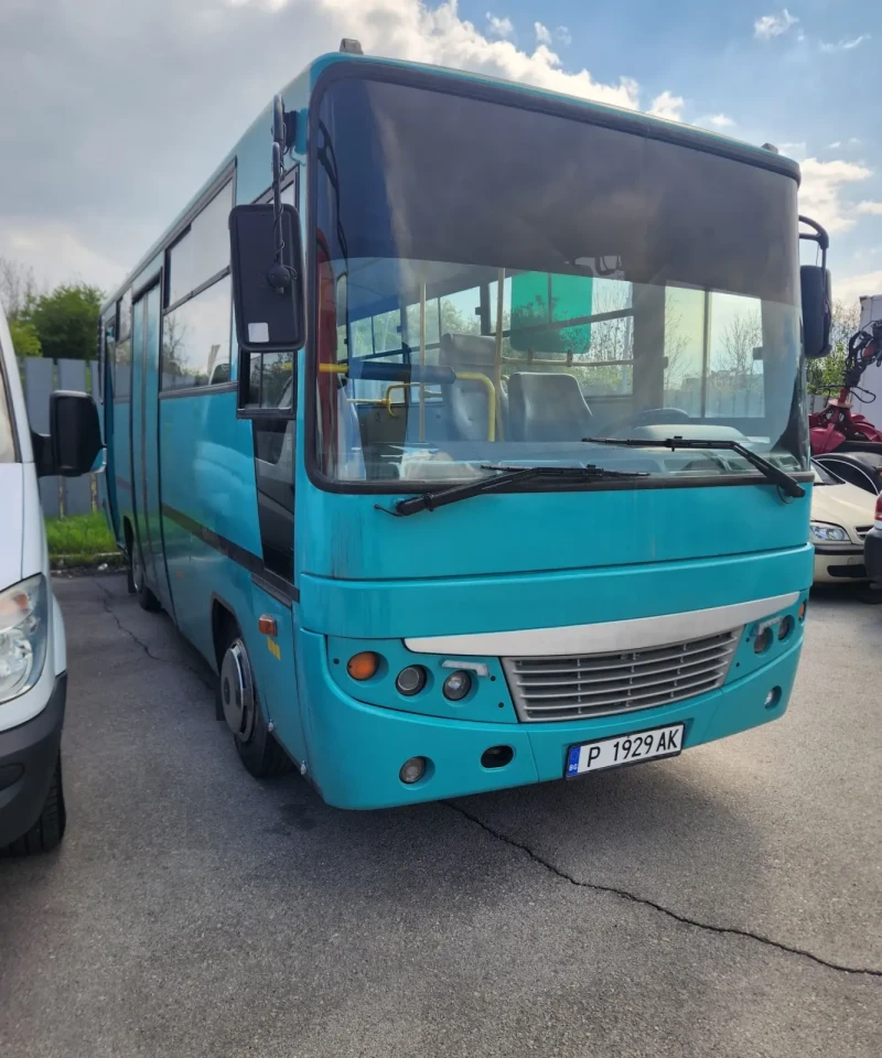 Isuzu Urban Подходящ и за кемпер!, снимка 2 - Бусове и автобуси - 49921744