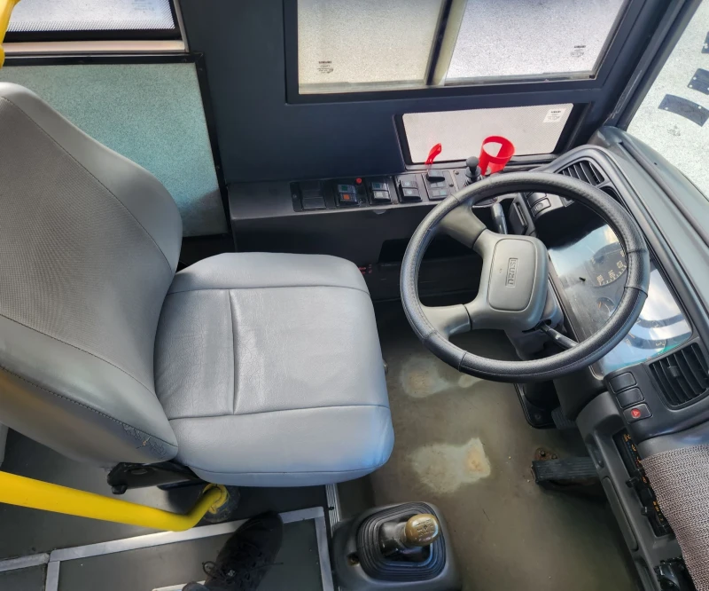 Isuzu Urban Подходящ и за кемпер!, снимка 7 - Бусове и автобуси - 49921744