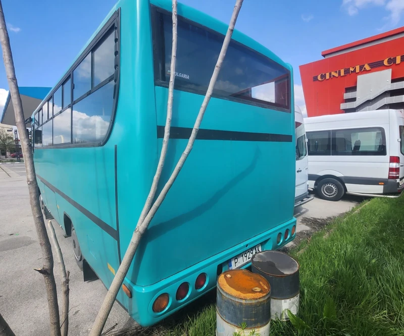 Isuzu Urban Подходящ и за кемпер!, снимка 5 - Бусове и автобуси - 49921744