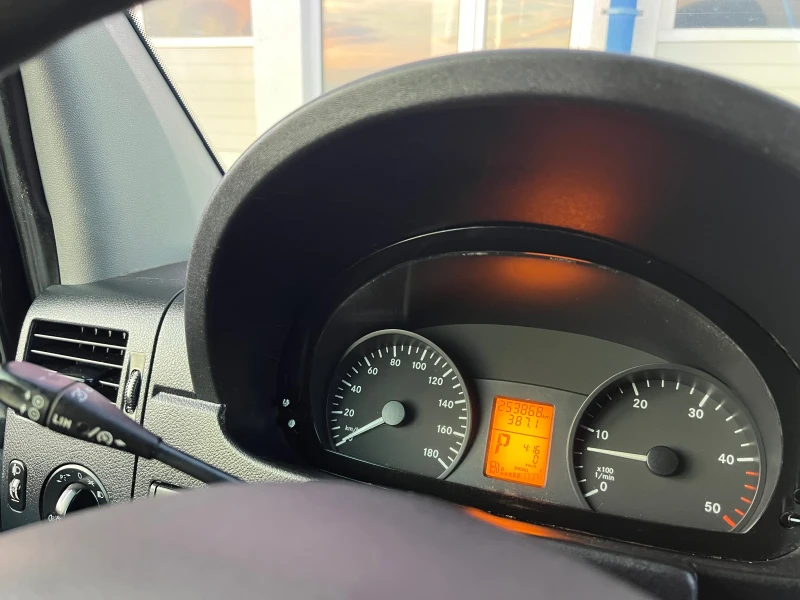 Mercedes-Benz Sprinter 318 / 3 000cc V6 / Климатроник, снимка 16 - Бусове и автобуси - 52483190