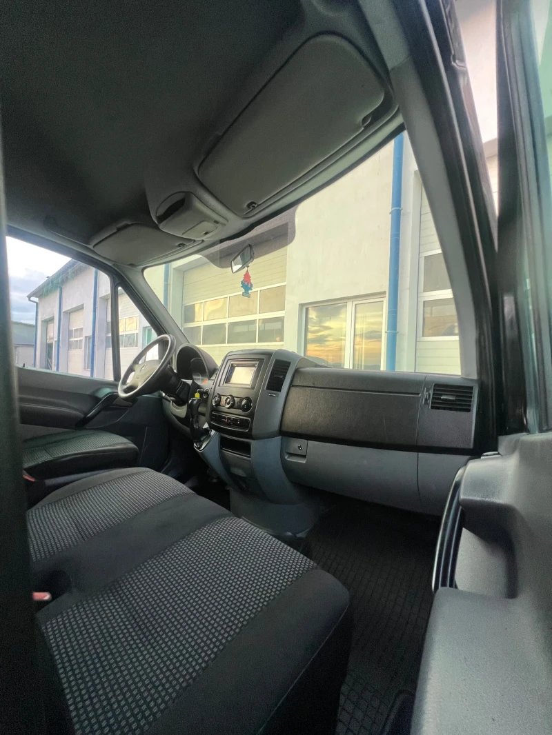 Mercedes-Benz Sprinter 318 / 3 000cc V6 / Климатроник, снимка 13 - Бусове и автобуси - 52483190