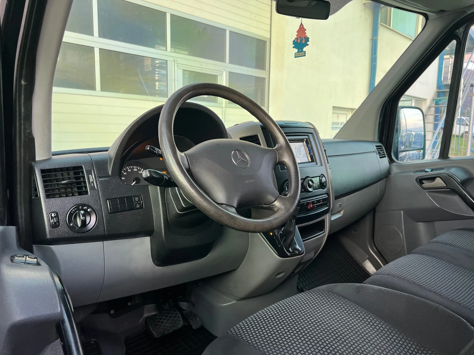 Mercedes-Benz Sprinter 318 / 3 000cc V6 /  | Mobile.bg   12