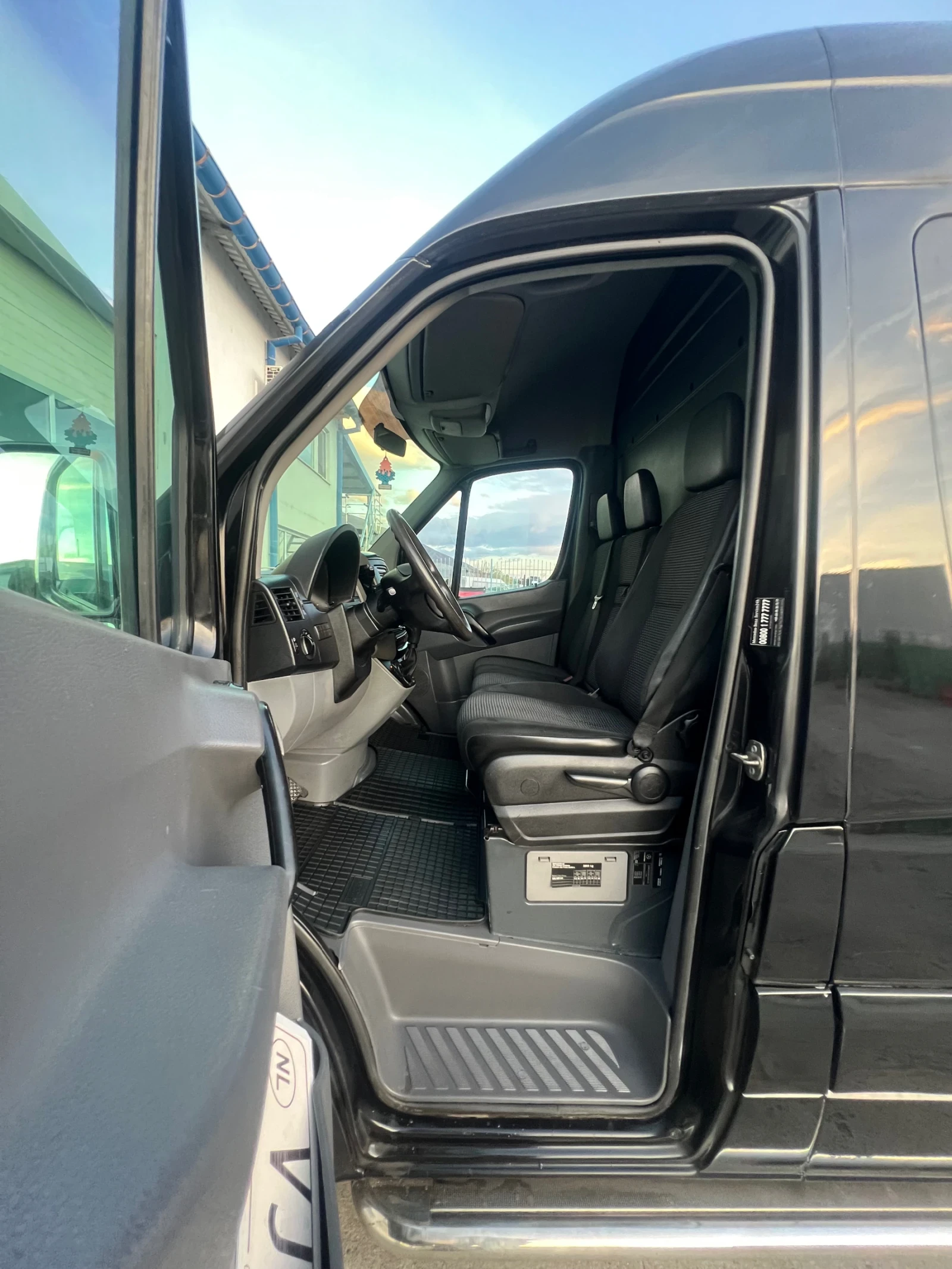 Mercedes-Benz Sprinter 318 / 3 000cc V6 /  | Mobile.bg   11