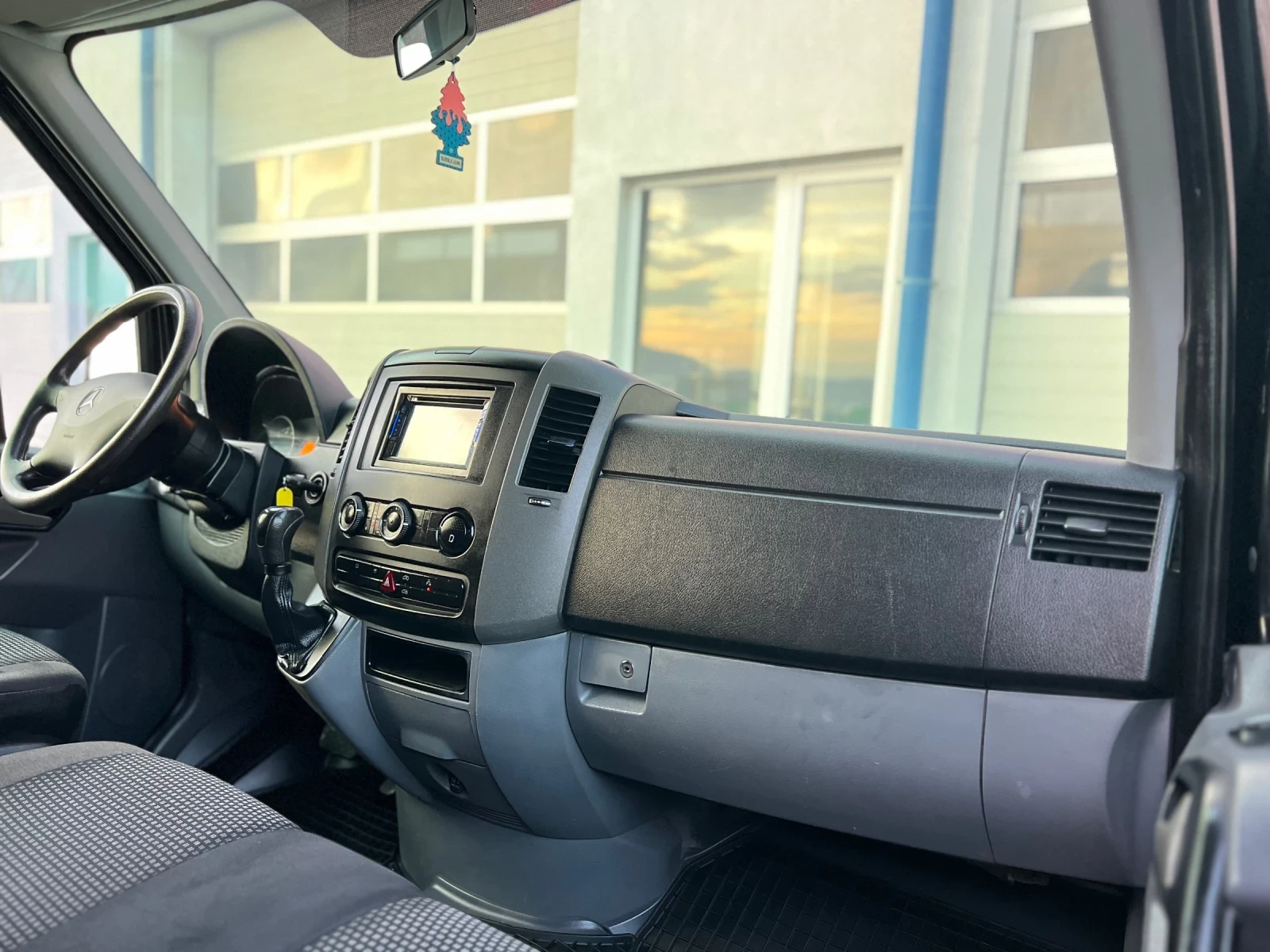 Mercedes-Benz Sprinter 318 / 3 000cc V6 /  | Mobile.bg   14