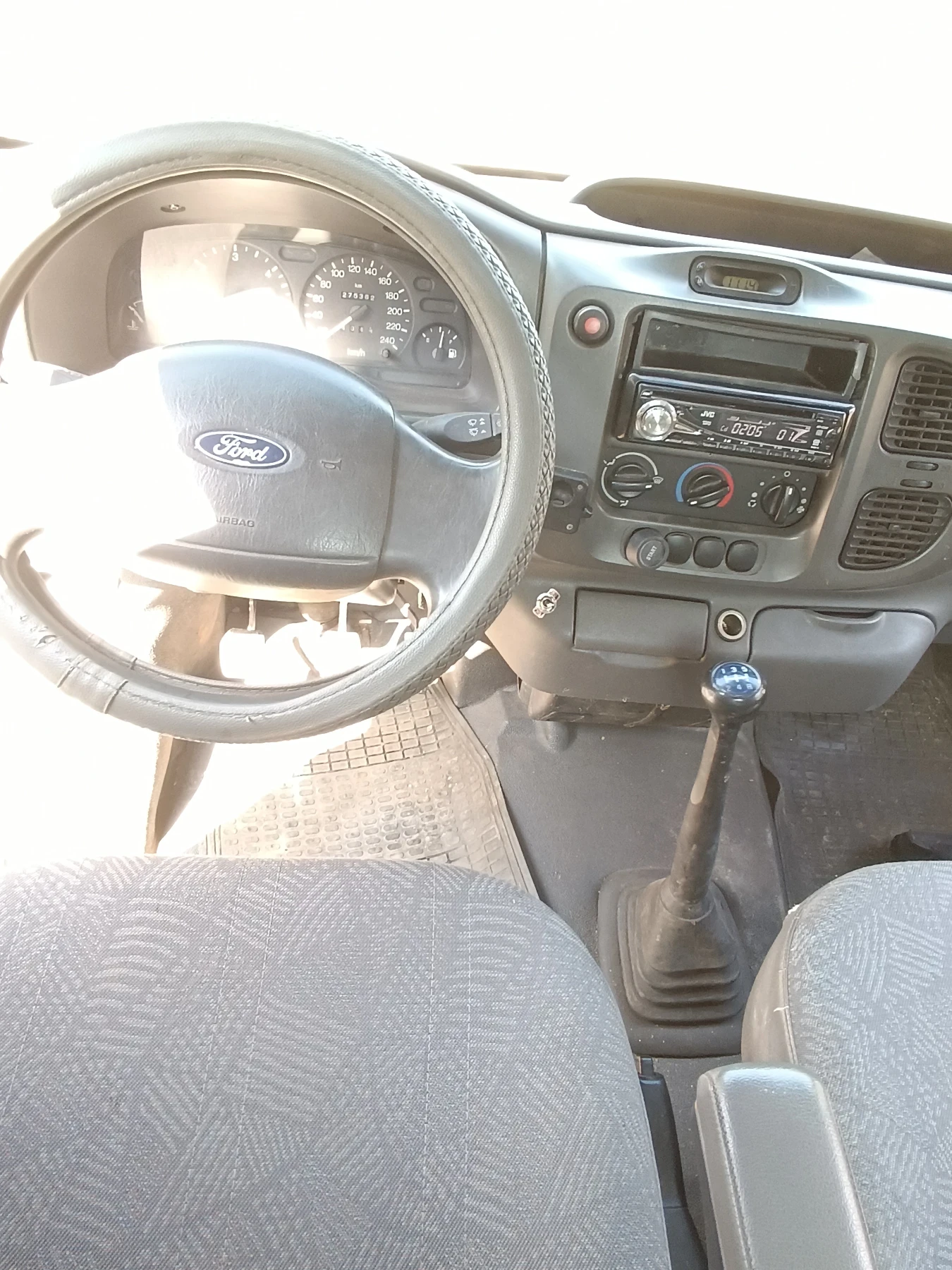 Ford Transit 2400 - изображение 9