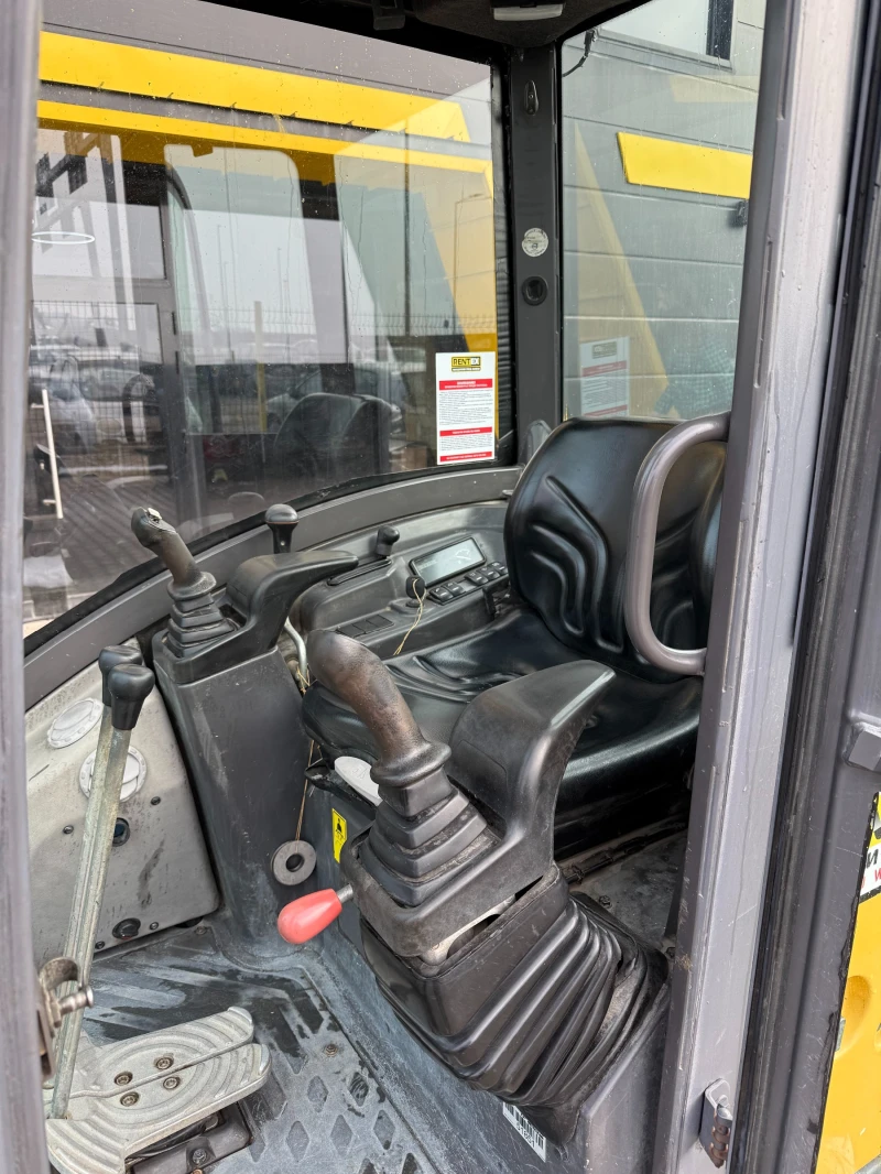 Багер Volvo EC15C, снимка 10 - Индустриална техника - 49985359