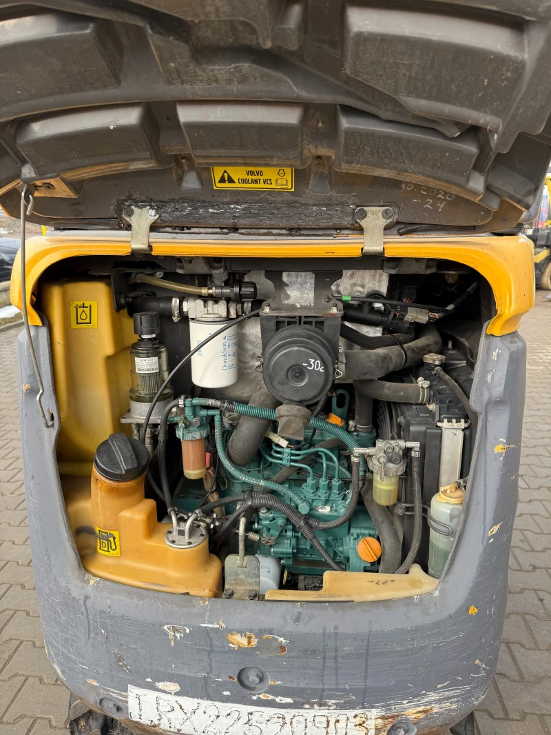 Багер Volvo EC15C, снимка 8 - Индустриална техника - 49985359