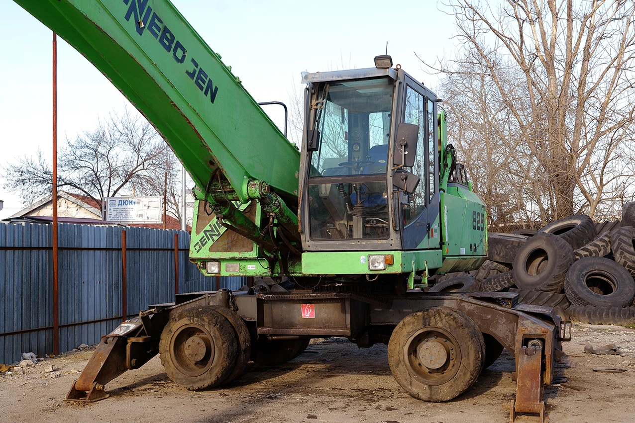 Багер Sennebogen 825, снимка 2 - Индустриална техника - 54049036