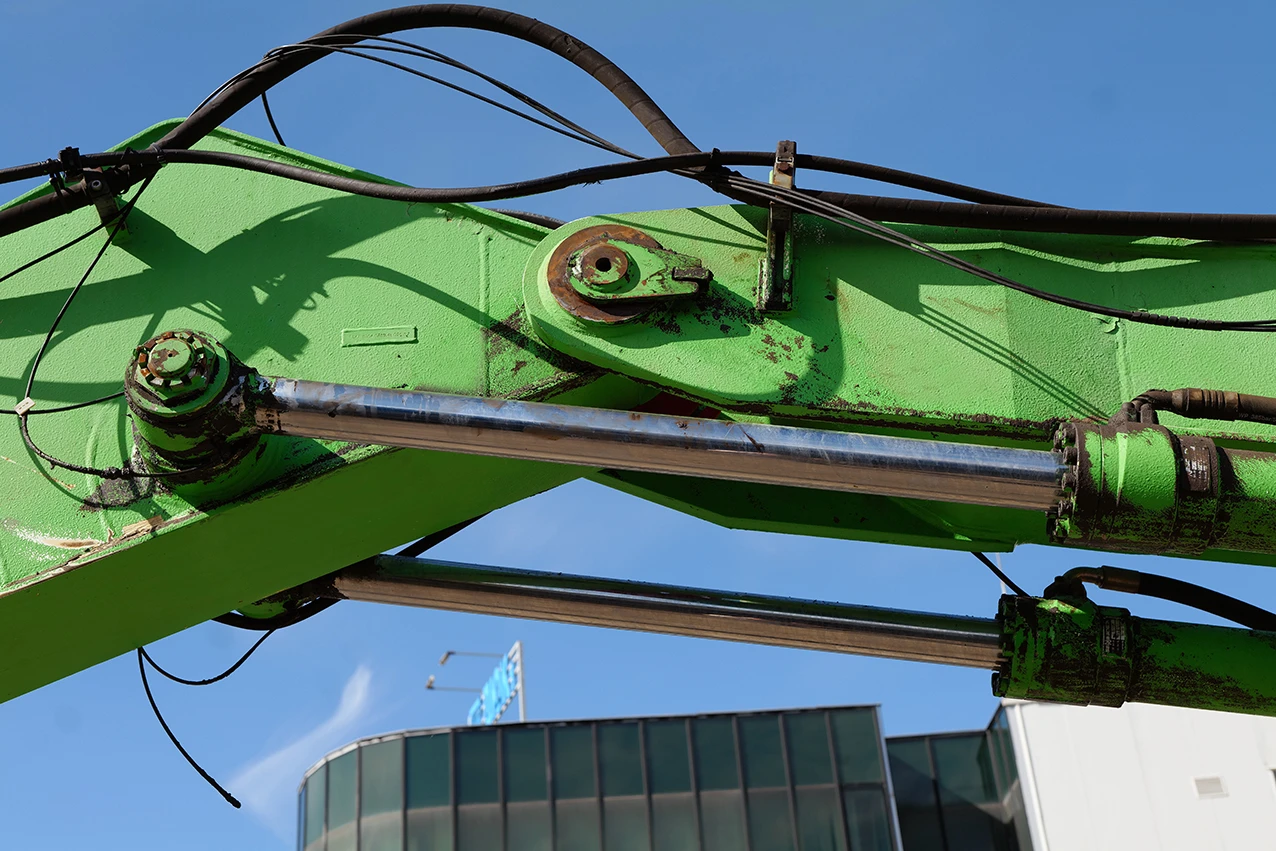 Багер Sennebogen 825, снимка 12 - Индустриална техника - 54049036