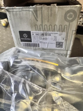 Нова оригинална маслена помпа за Mercedes A6421803101, снимка 3