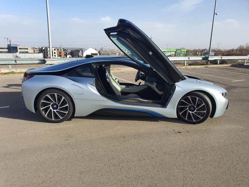 BMW i8 Хибрид, снимка 3 - Автомобили и джипове - 46998471