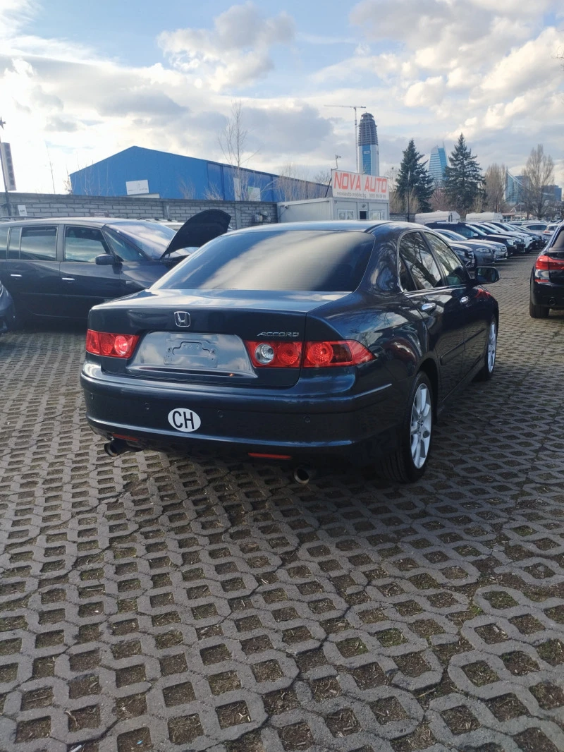 Honda Accord 2.4 executive automatic facelift , снимка 10 - Автомобили и джипове - 44445330