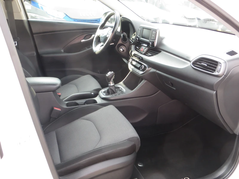 Hyundai I30 1, 6 CRDI euro 6b, снимка 14 - Автомобили и джипове - 47100033