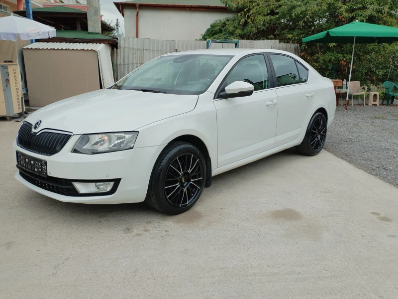 Skoda Octavia 1.6TDI DSG, снимка 2 - Автомобили и джипове - 47853678